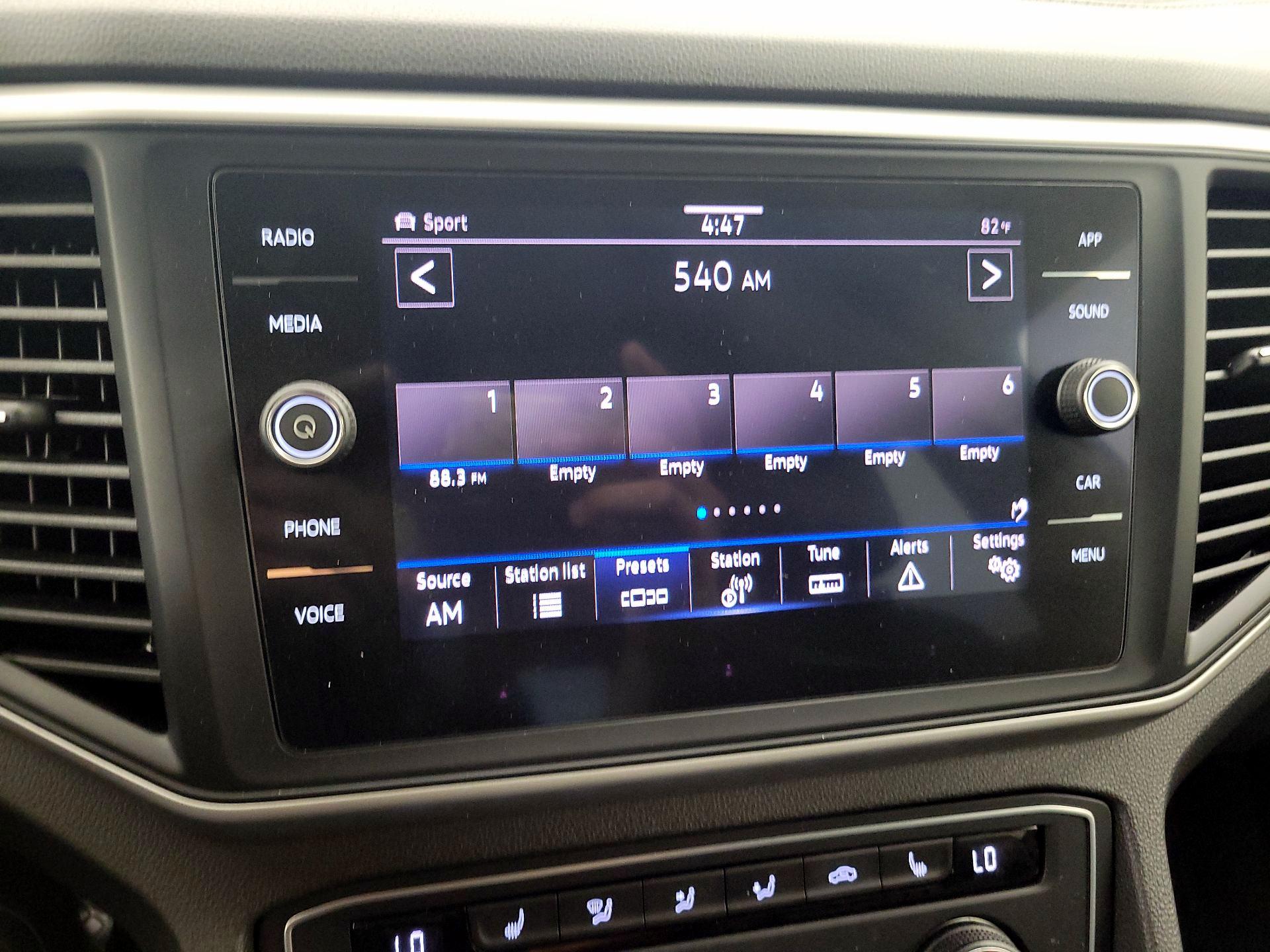Thumbnail: 2021 Volkswagen Atlas - 15