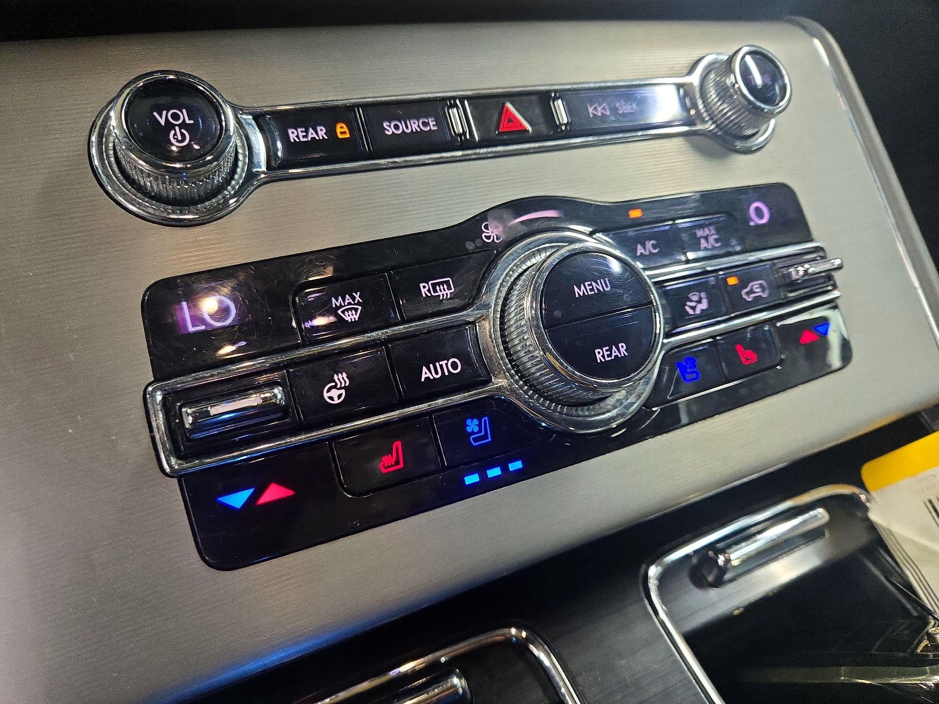 Thumbnail: 2020 Lincoln Aviator - 16