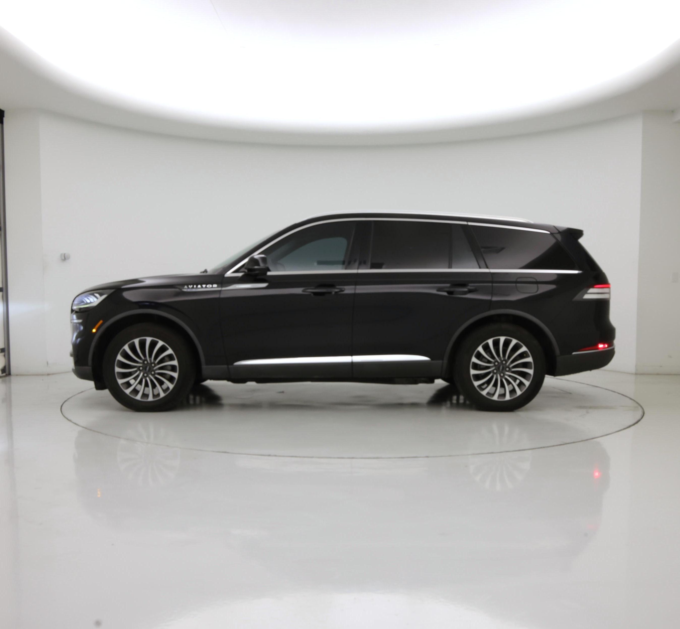Thumbnail: 2020 Lincoln Aviator - 3