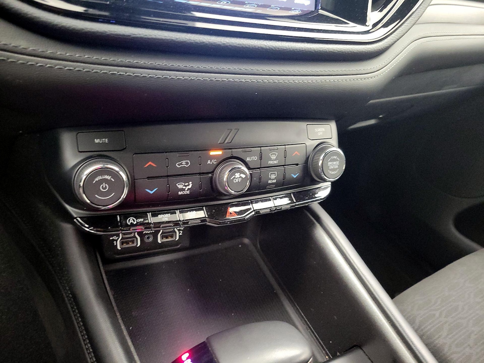 2023 Dodge Durango SXT - Photo 17