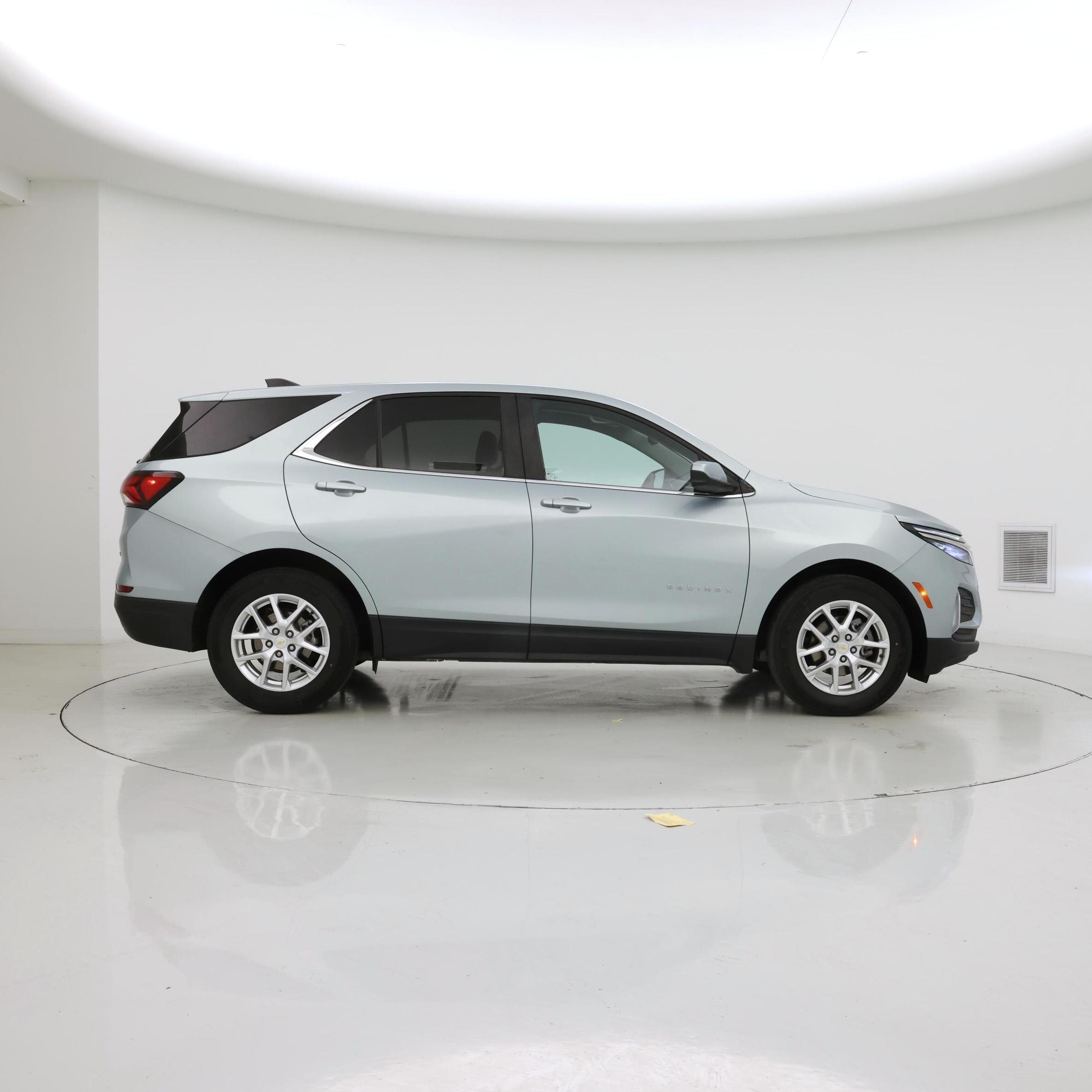 Thumbnail: 2022 Chevrolet Equinox - 7