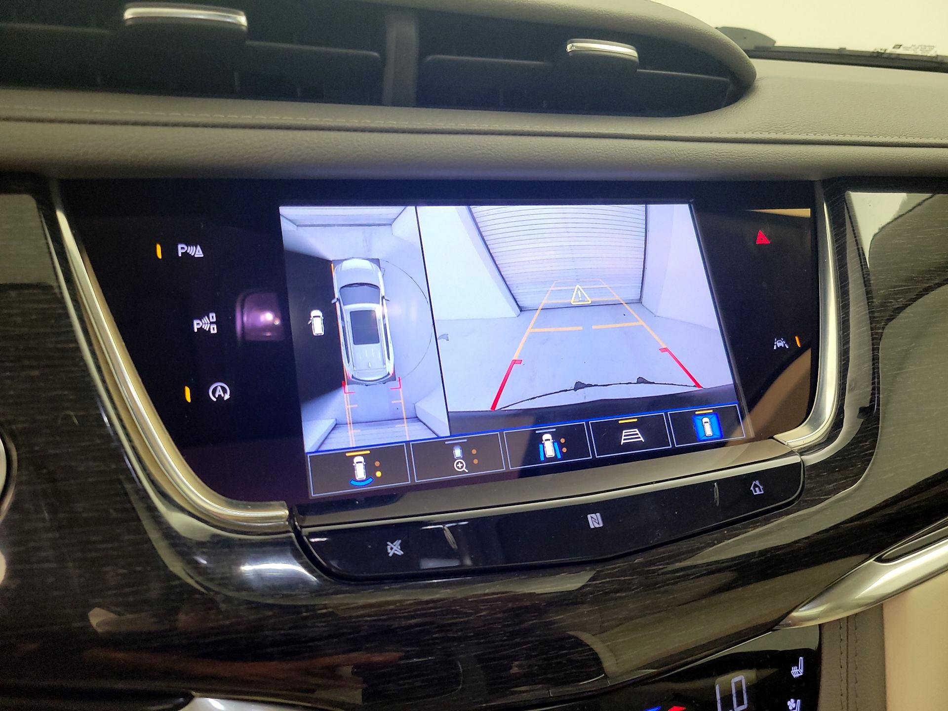 Thumbnail: 2021 Cadillac XT6 - 14