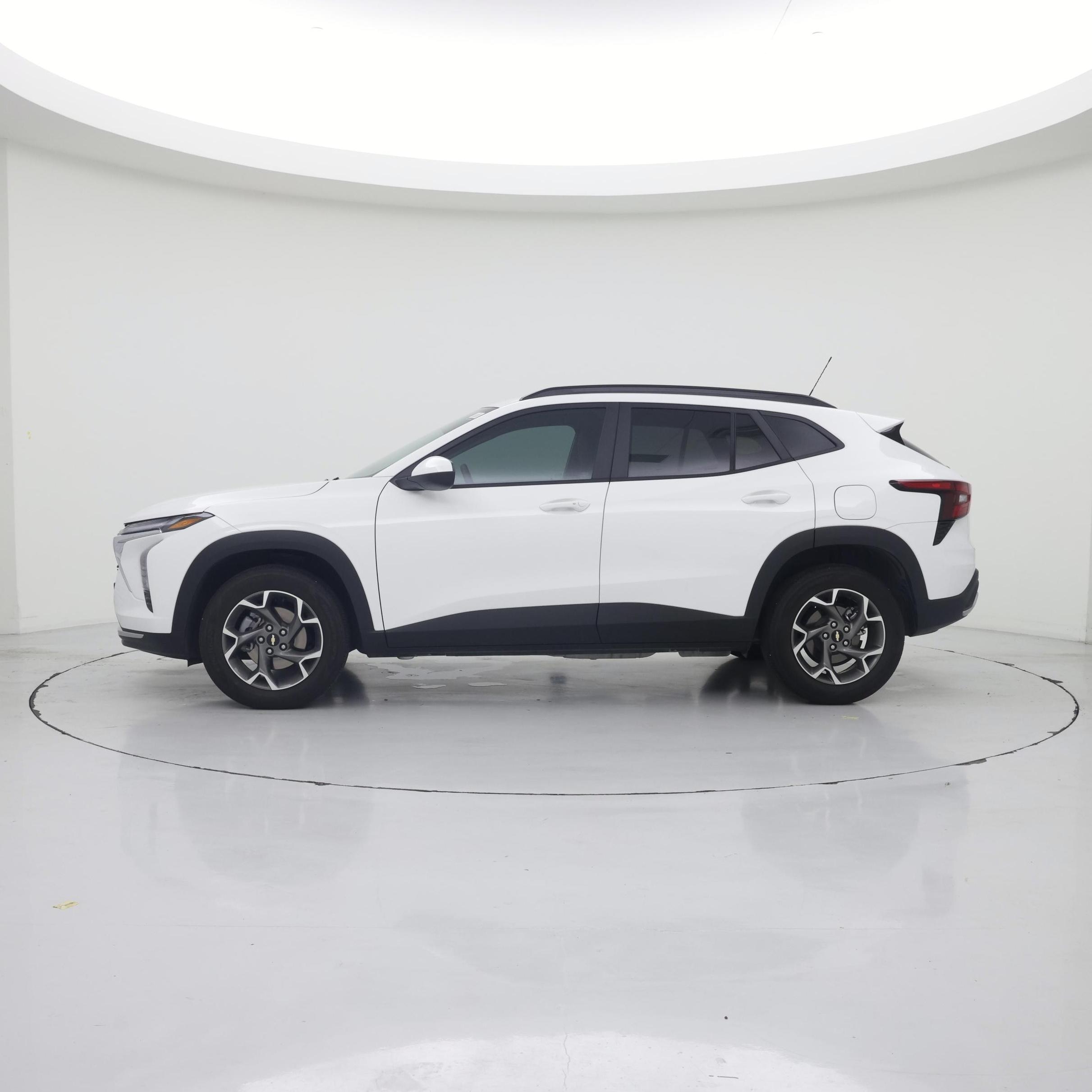 Thumbnail: 2025 Chevrolet Trax - 3