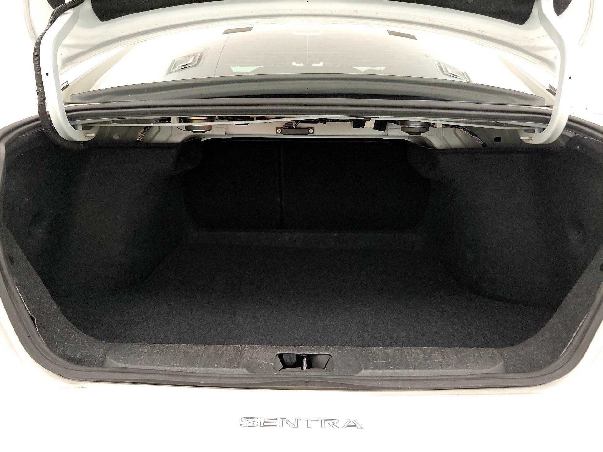 Thumbnail: 2020 Nissan Sentra - 20