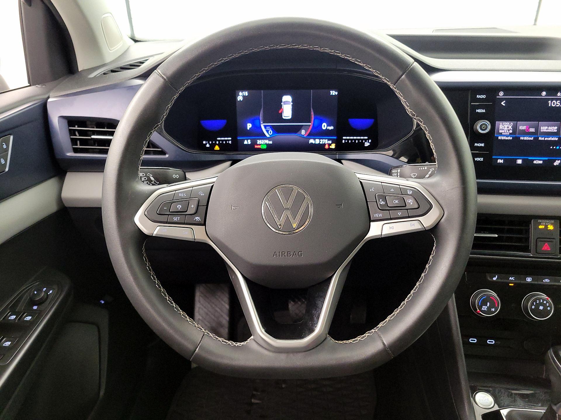 Thumbnail: 2023 Volkswagen Taos - 10