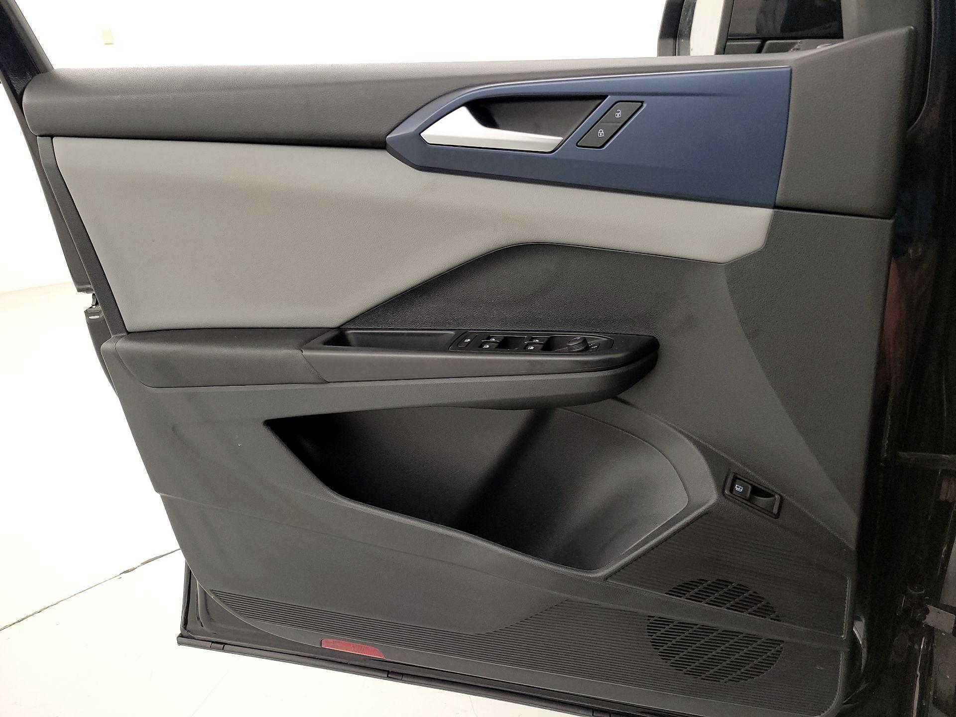 Thumbnail: 2023 Volkswagen Taos - 12