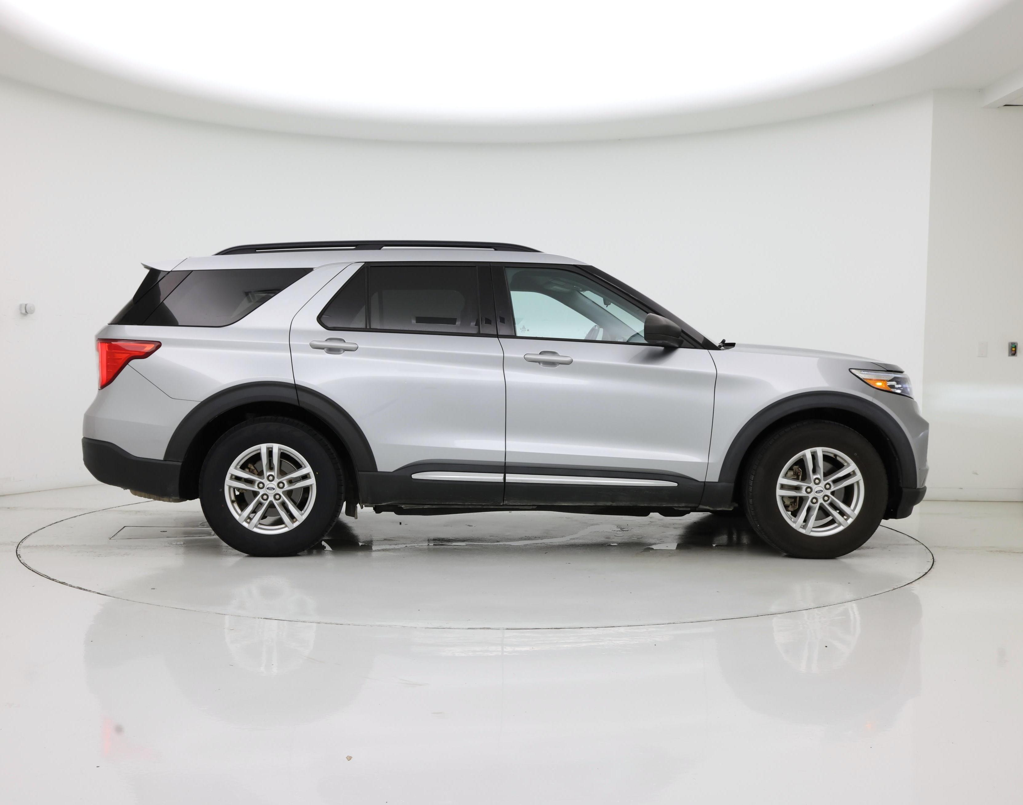 Thumbnail: 2022 Ford Explorer - 7