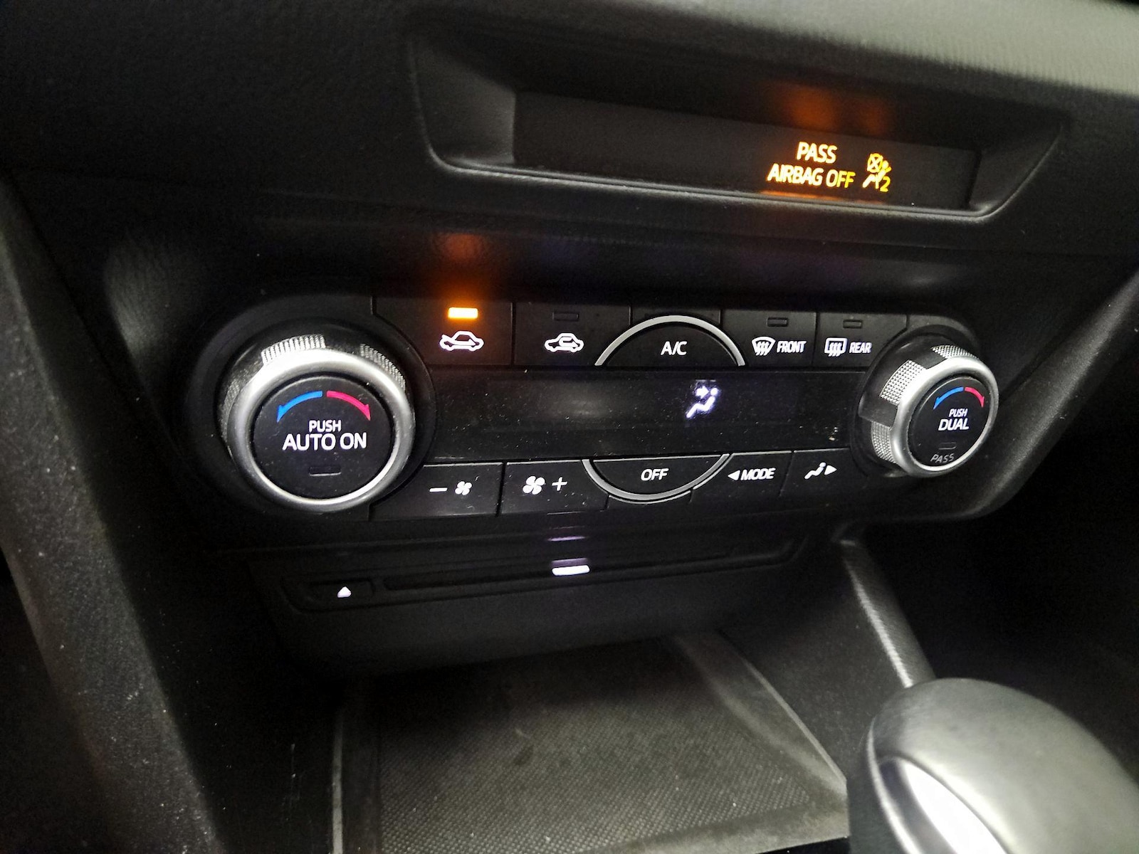 2014 Mazda MAZDA3 i Touring - Photo 18