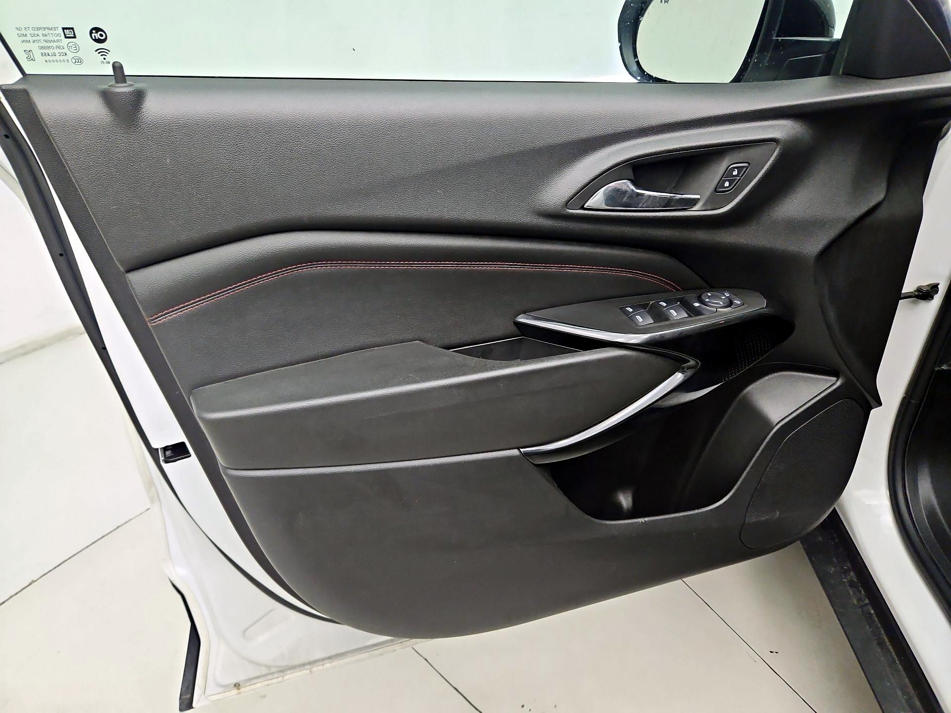 Thumbnail: 2025 Chevrolet Trax - 12