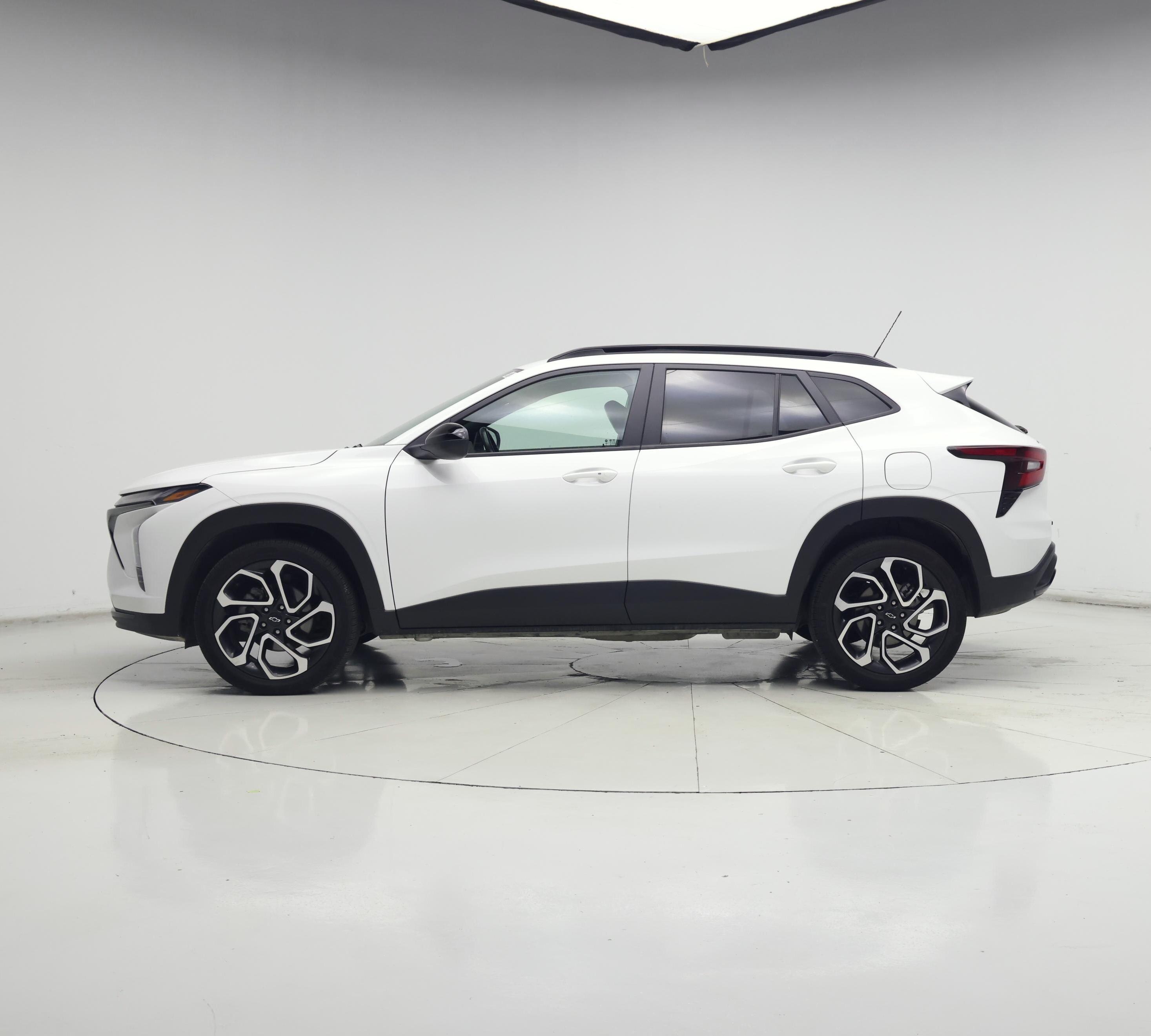 Thumbnail: 2025 Chevrolet Trax - 3