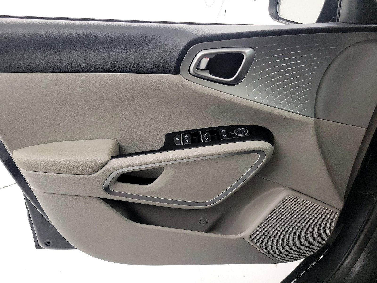 2025 Kia Soul LX - Photo 13
