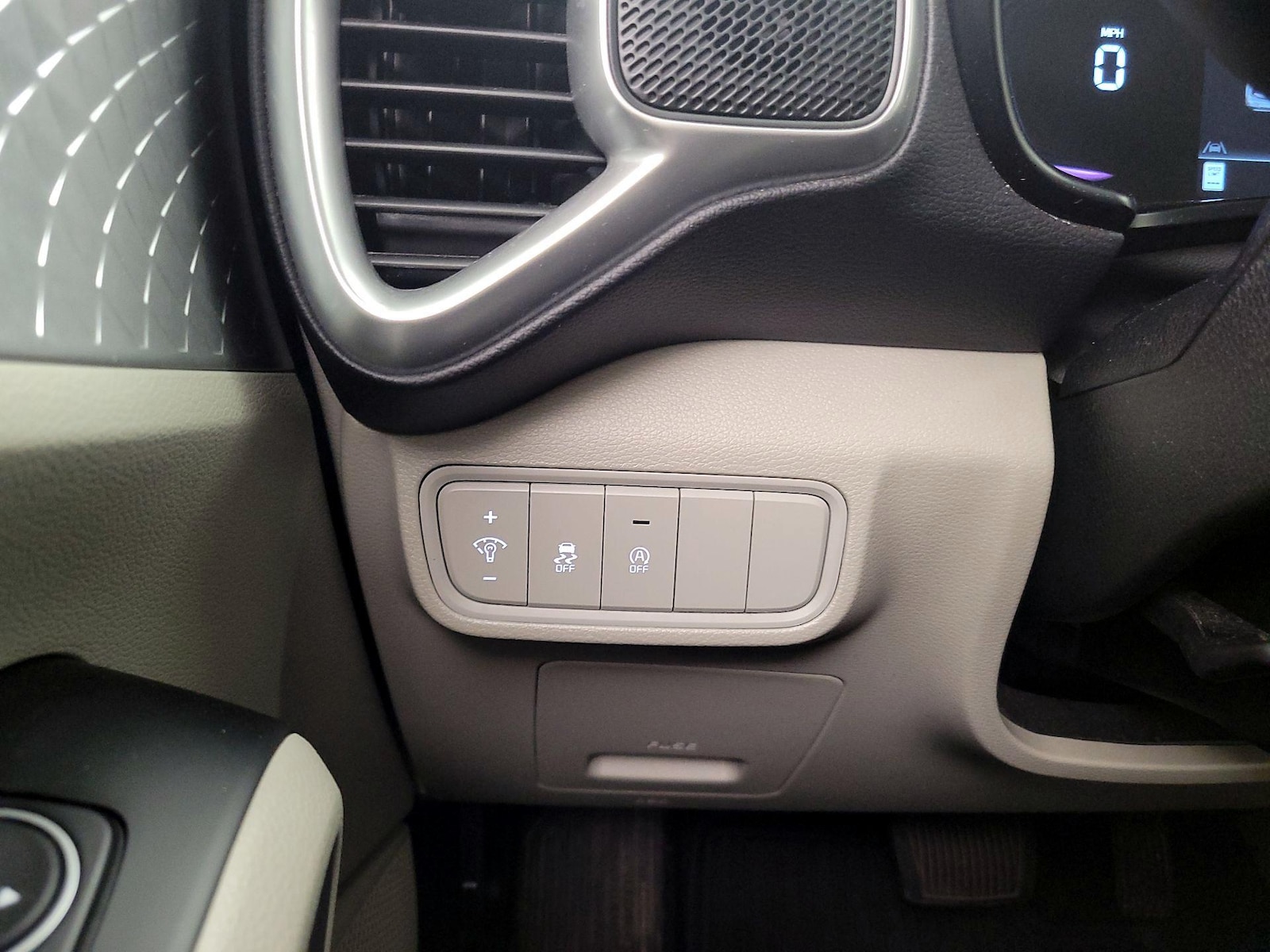2025 Kia Soul LX - Photo 14