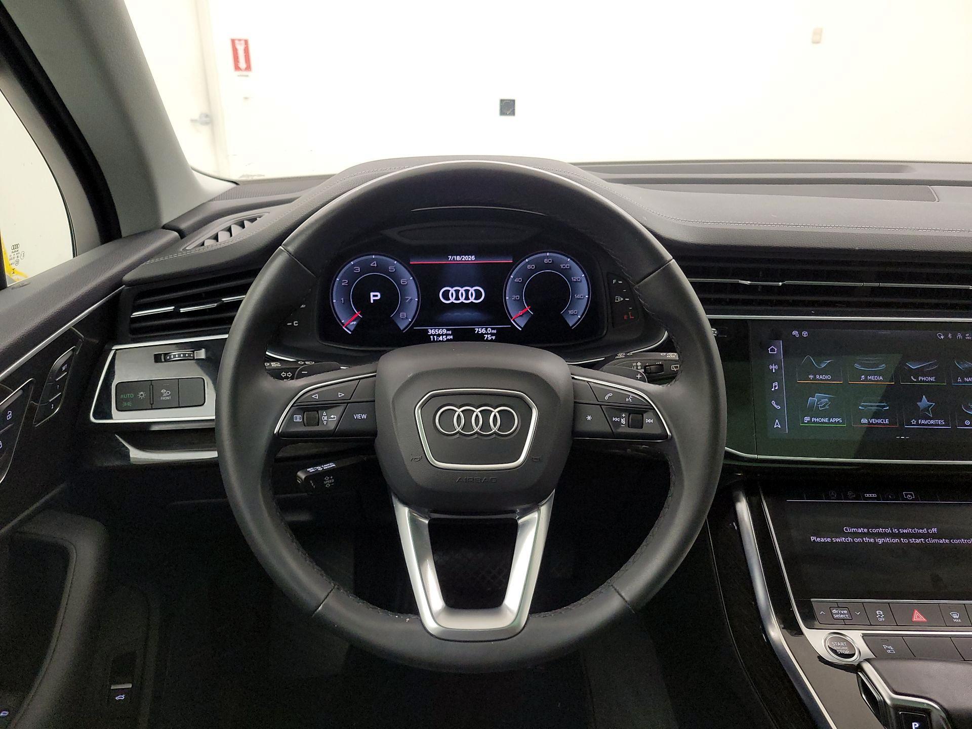 Thumbnail: 2023 Audi Q7 - 10