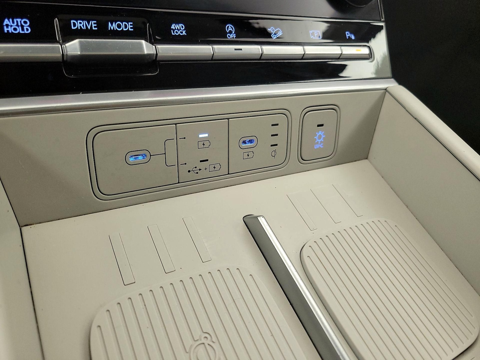 2025 Hyundai Santa Fe Limited - Photo 20