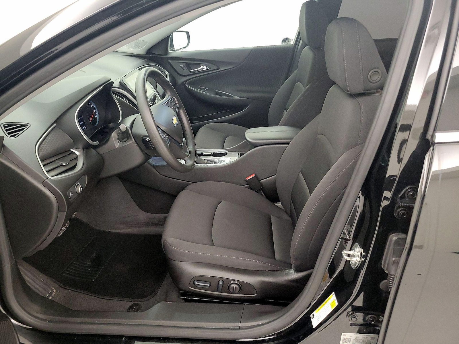 2024 Chevrolet Malibu 1LT - Photo 12