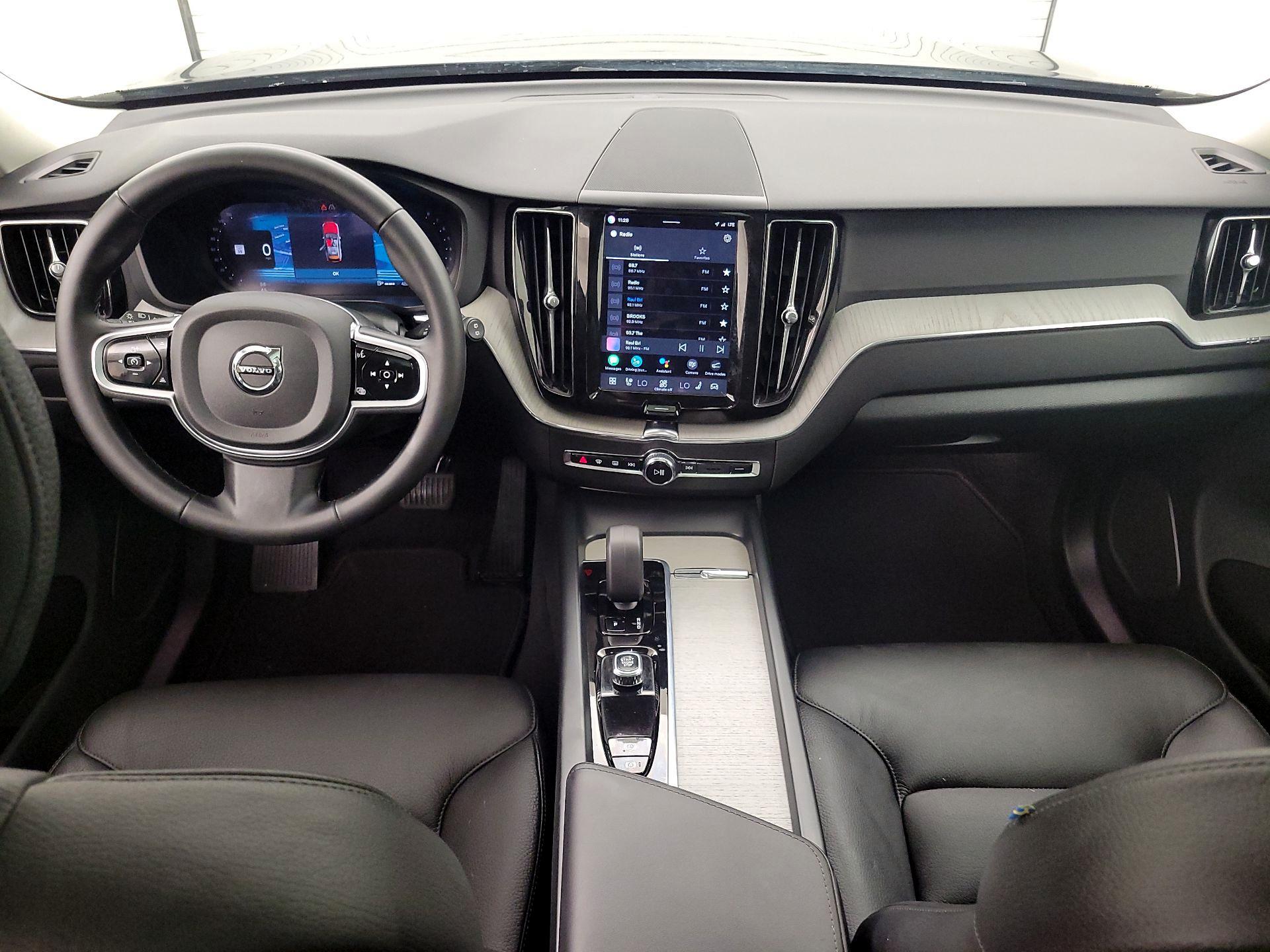 Thumbnail: 2025 Volvo XC60 - 9