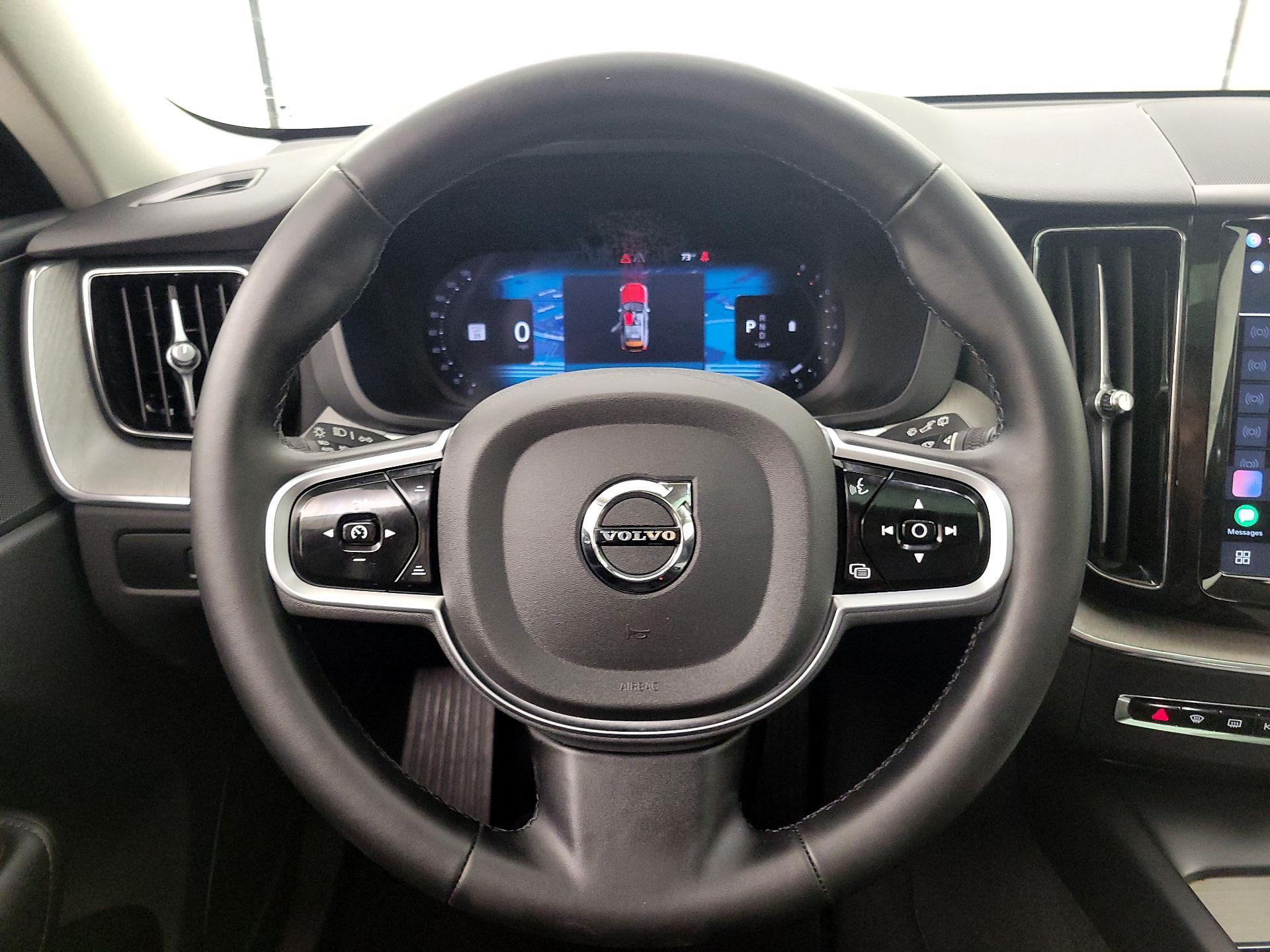 Thumbnail: 2025 Volvo XC60 - 10