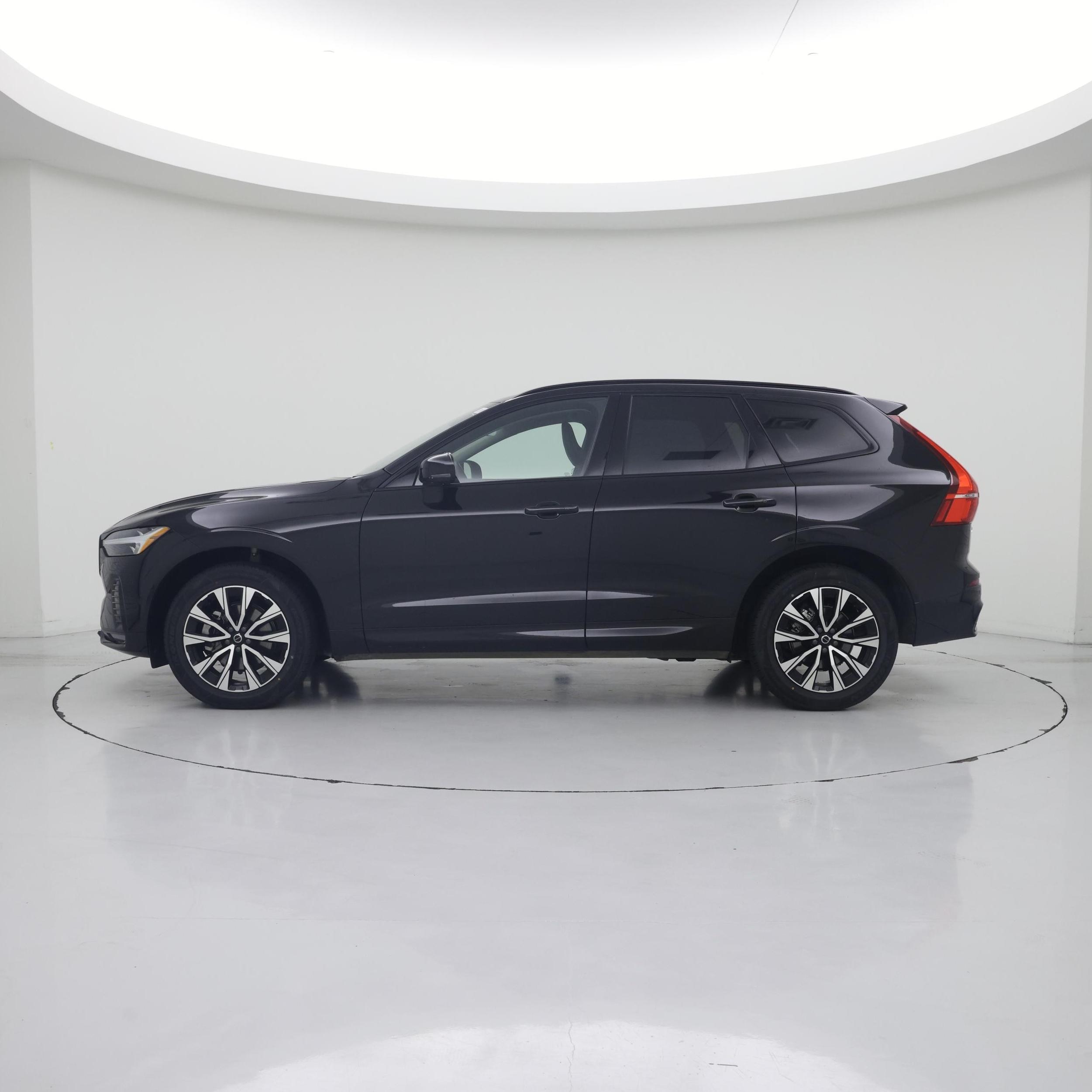 Thumbnail: 2025 Volvo XC60 - 3