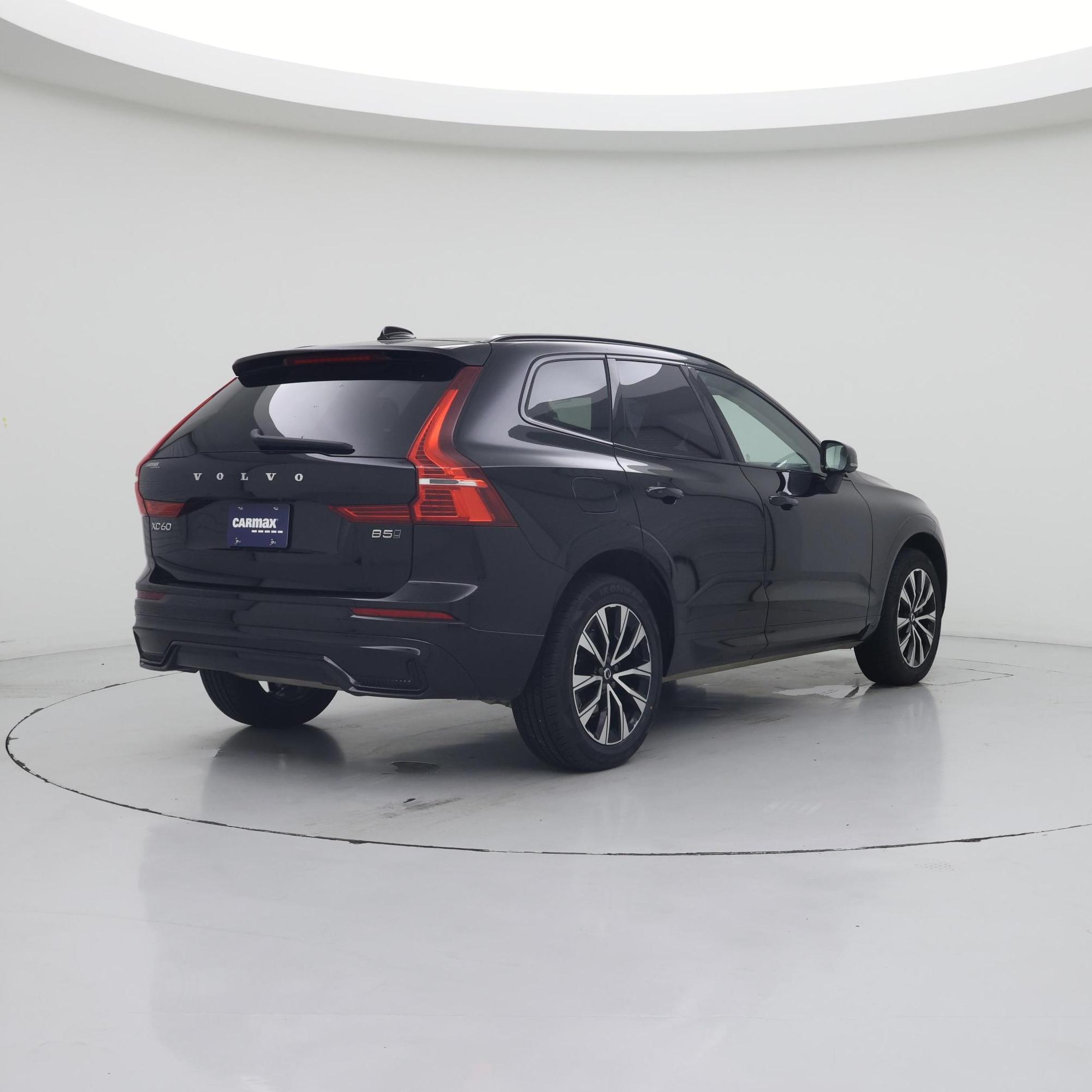 Thumbnail: 2025 Volvo XC60 - 8