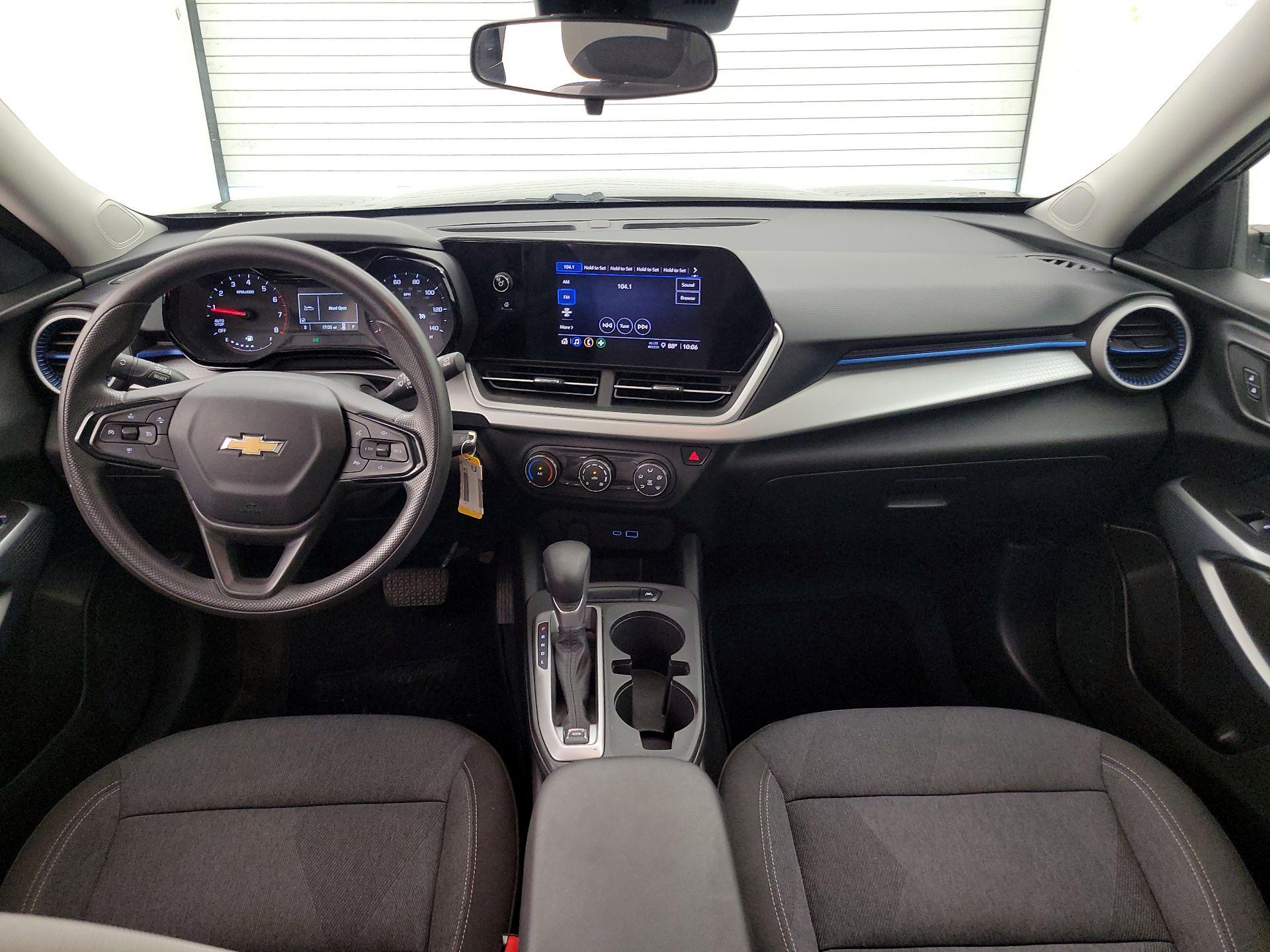 Thumbnail: 2024 Chevrolet Trax - 9