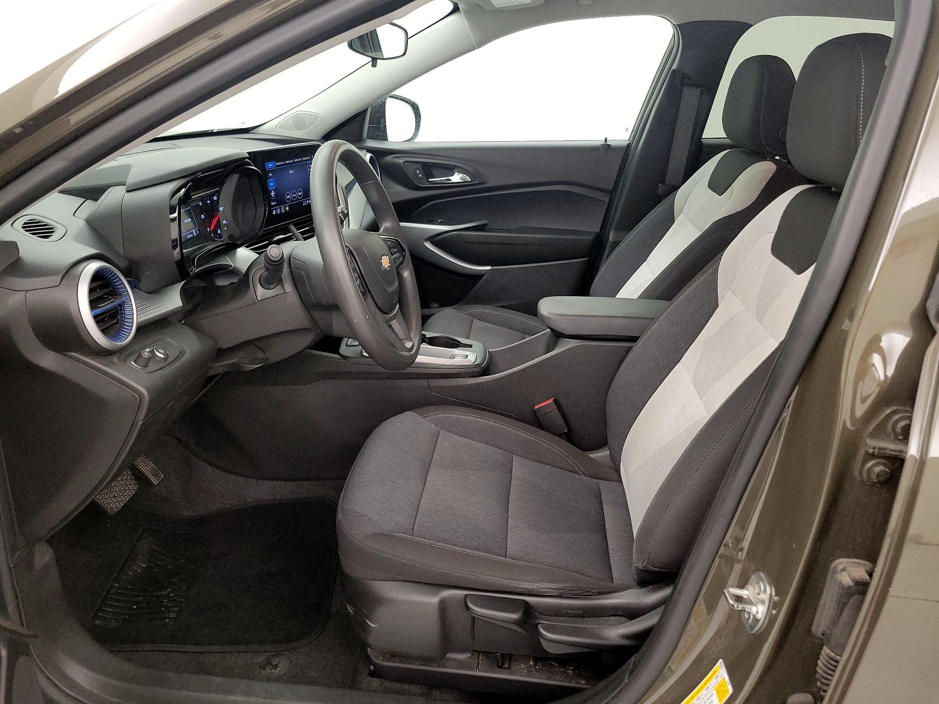 Thumbnail: 2024 Chevrolet Trax - 11