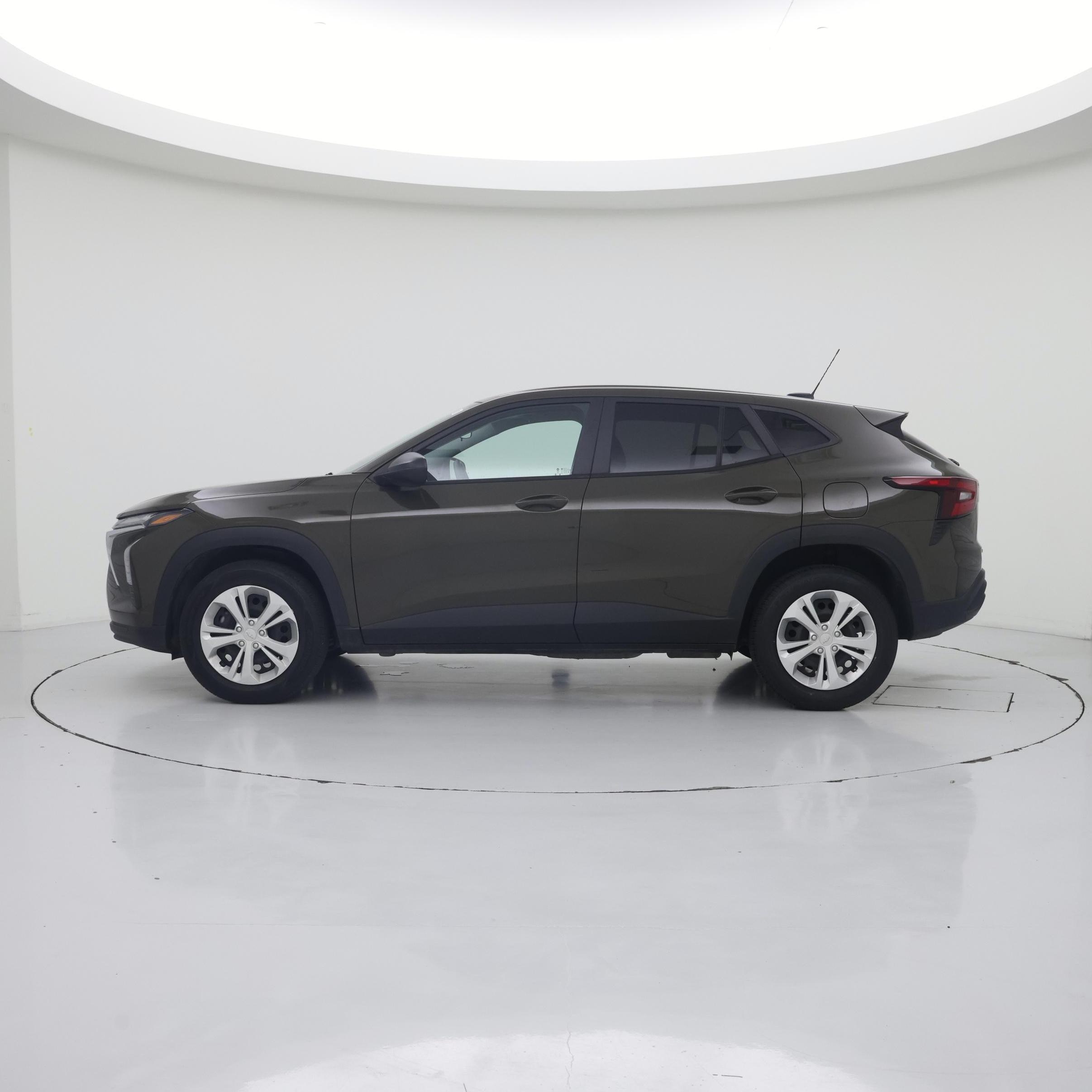 Thumbnail: 2024 Chevrolet Trax - 3