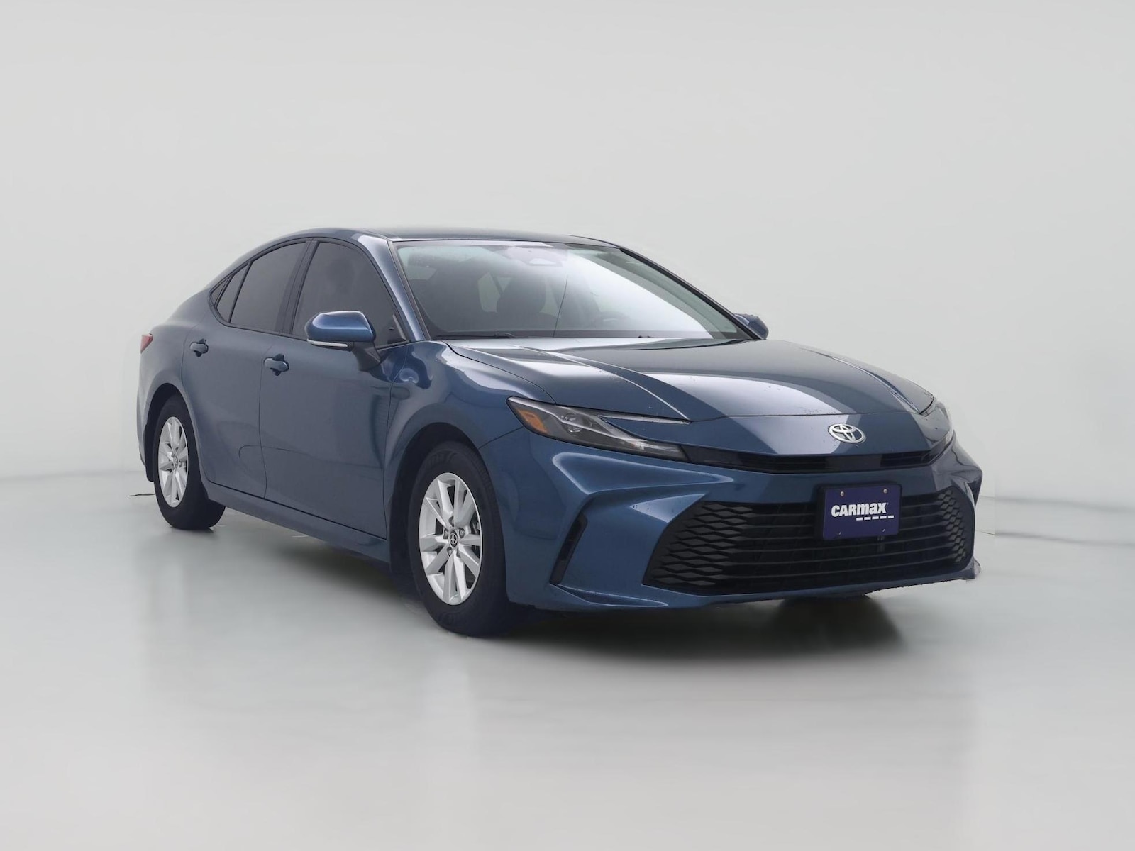 2026 Toyota Camry LE - Photo 1
