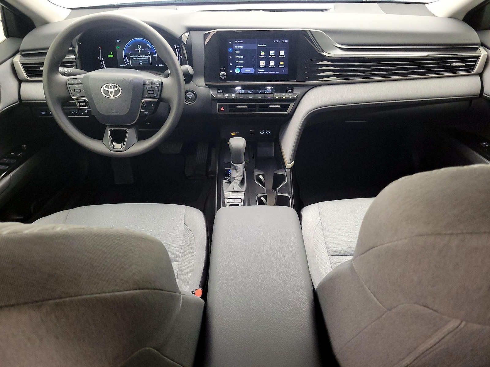 2026 Toyota Camry LE - Photo 10