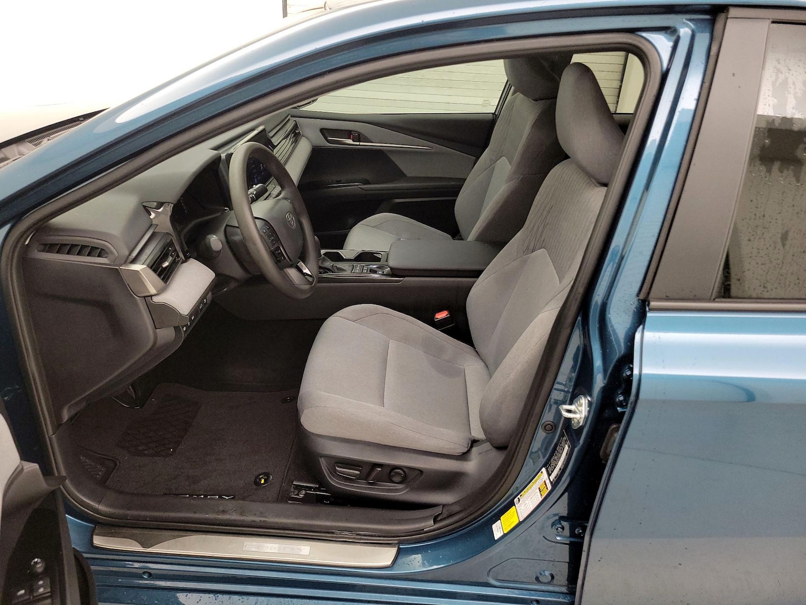 2026 Toyota Camry LE - Photo 12