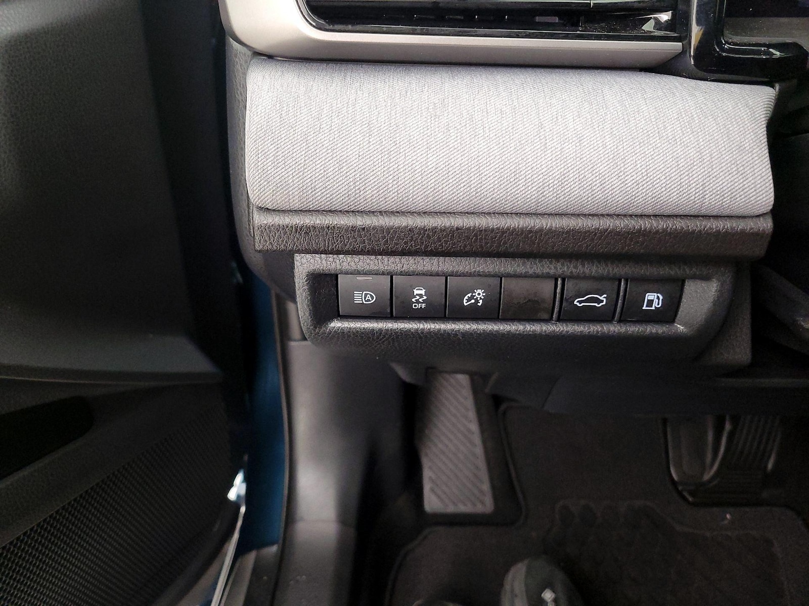 2026 Toyota Camry LE - Photo 14