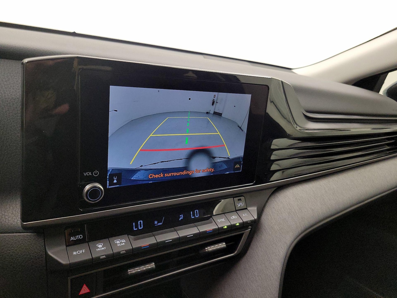 2026 Toyota Camry LE - Photo 15