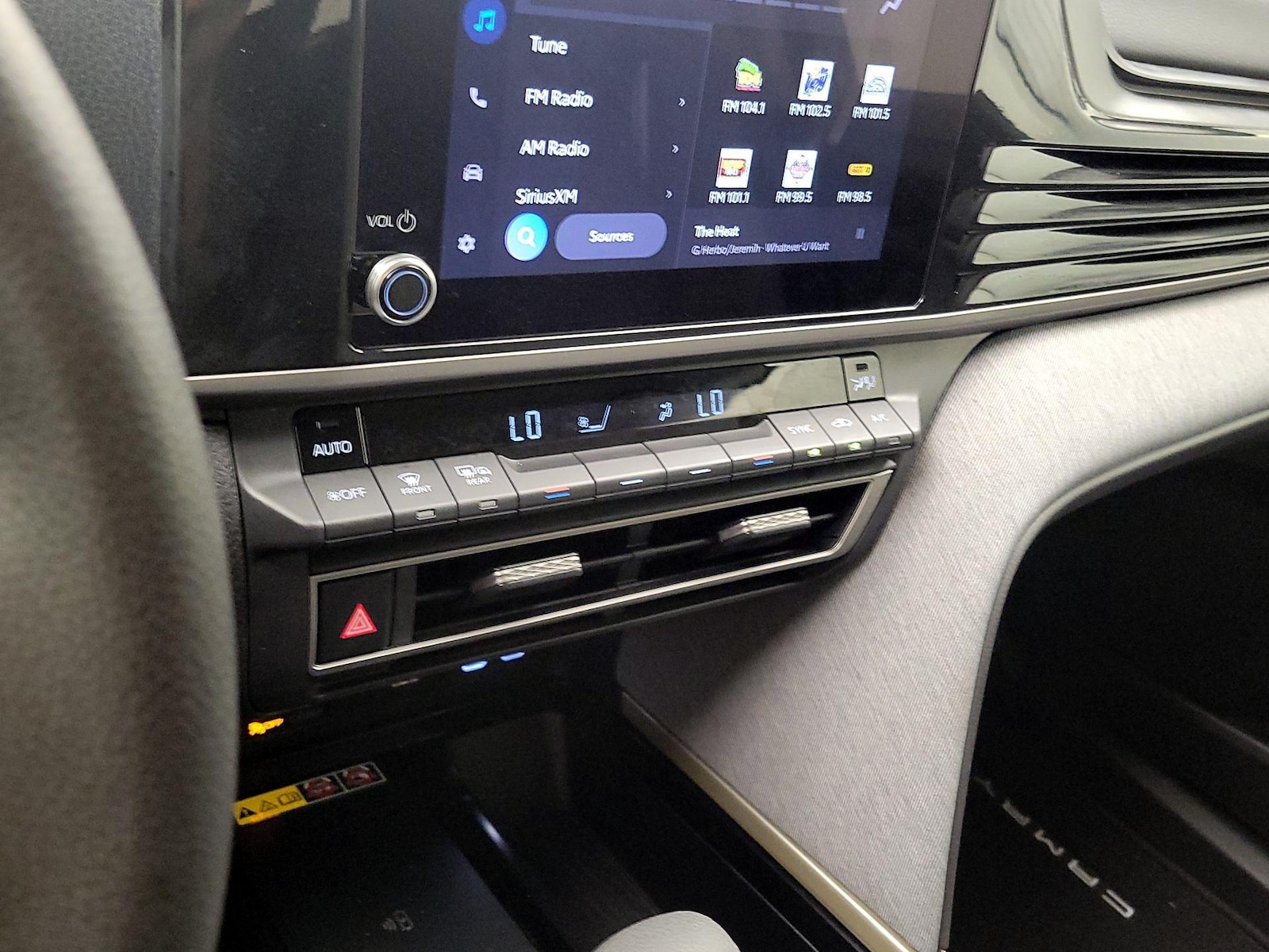 2026 Toyota Camry LE - Photo 17