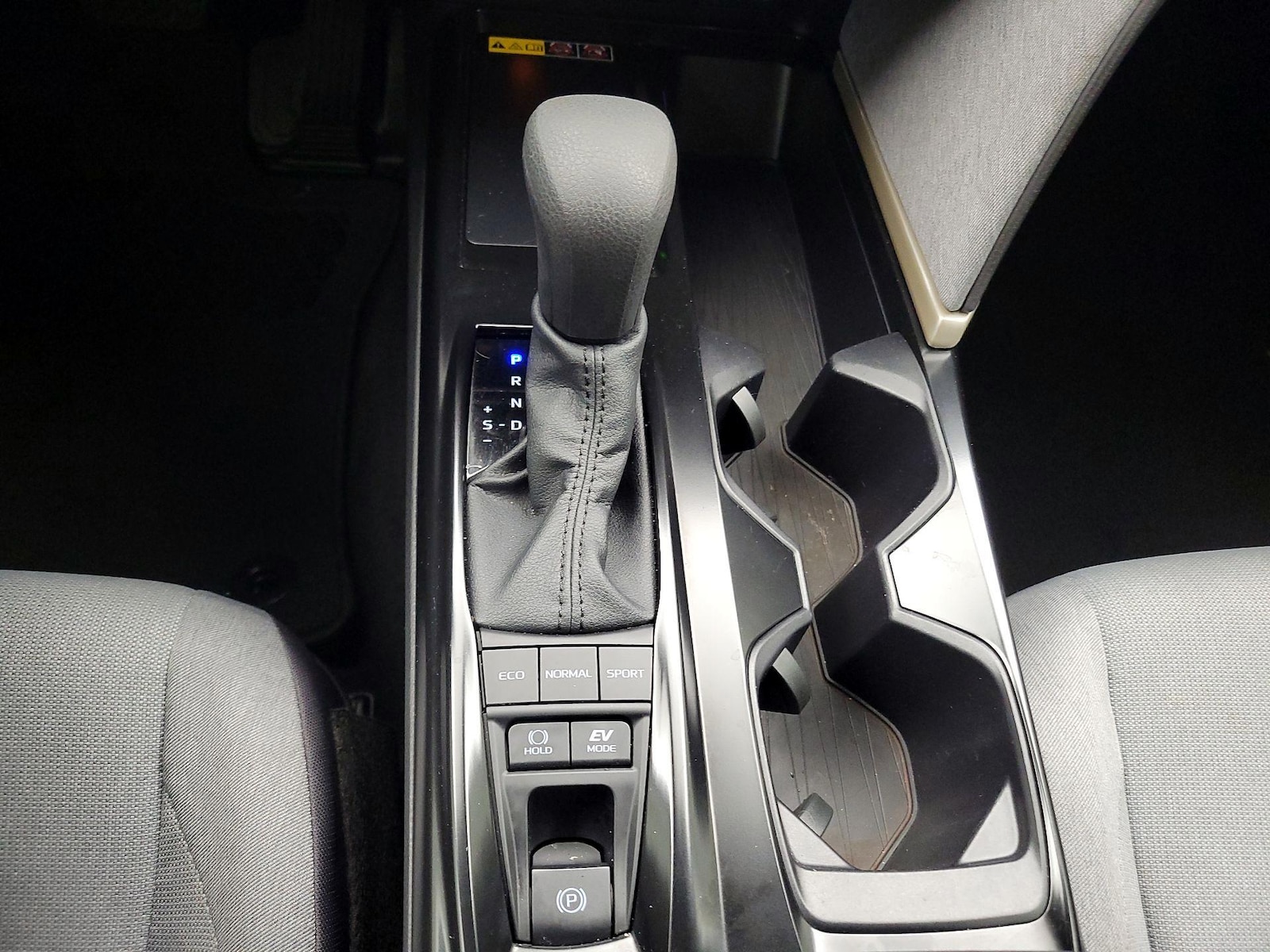 2026 Toyota Camry LE - Photo 18