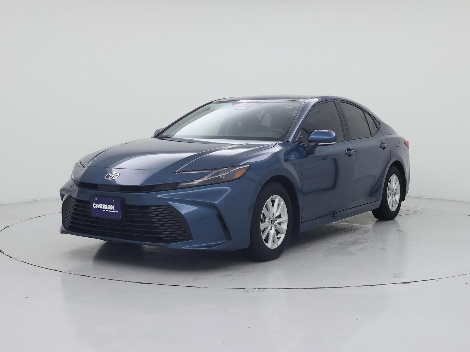 2026 Toyota Camry LE - Photo 5