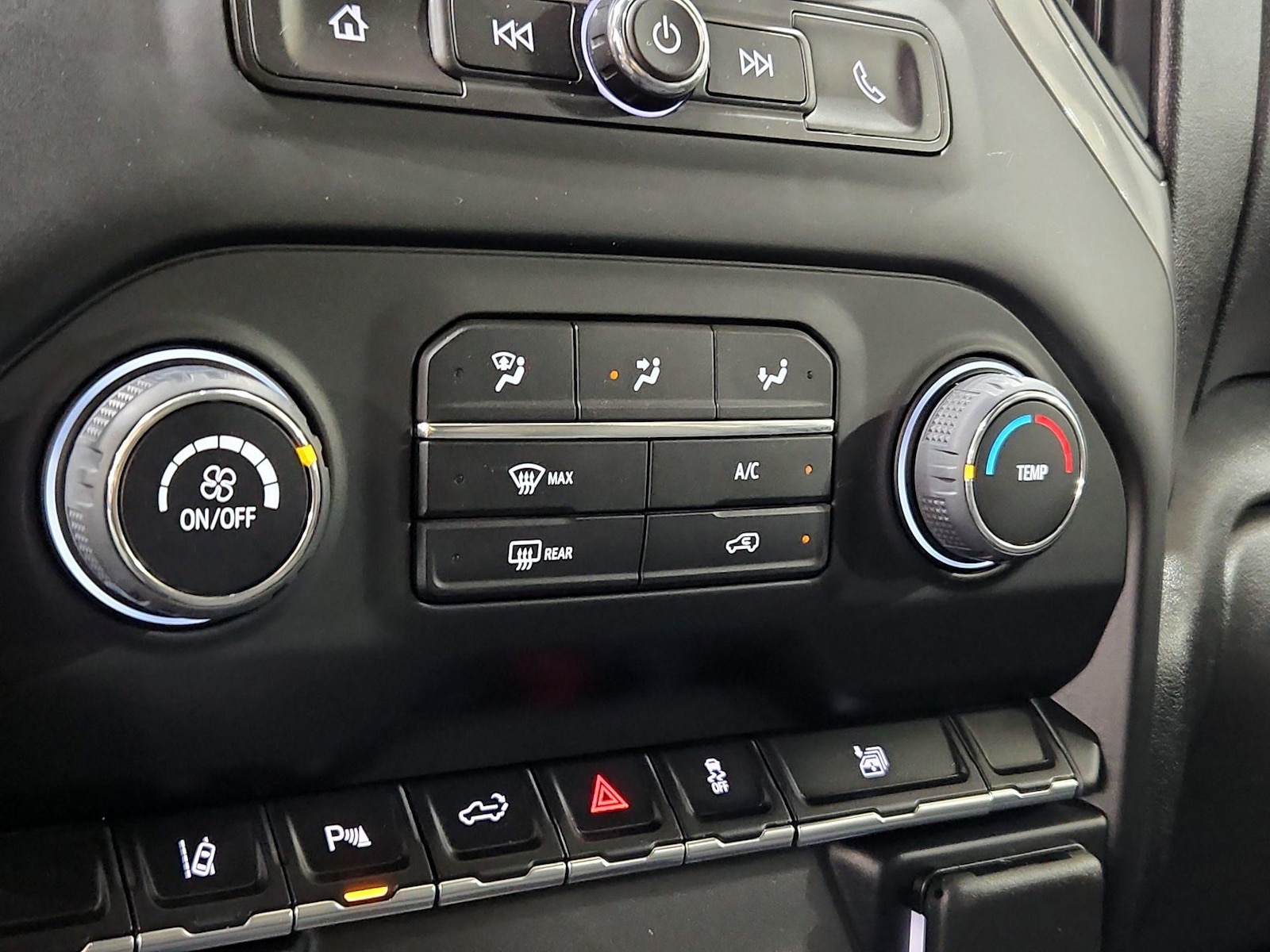 2024 Chevrolet Silverado 2500HD Custom - Photo 17