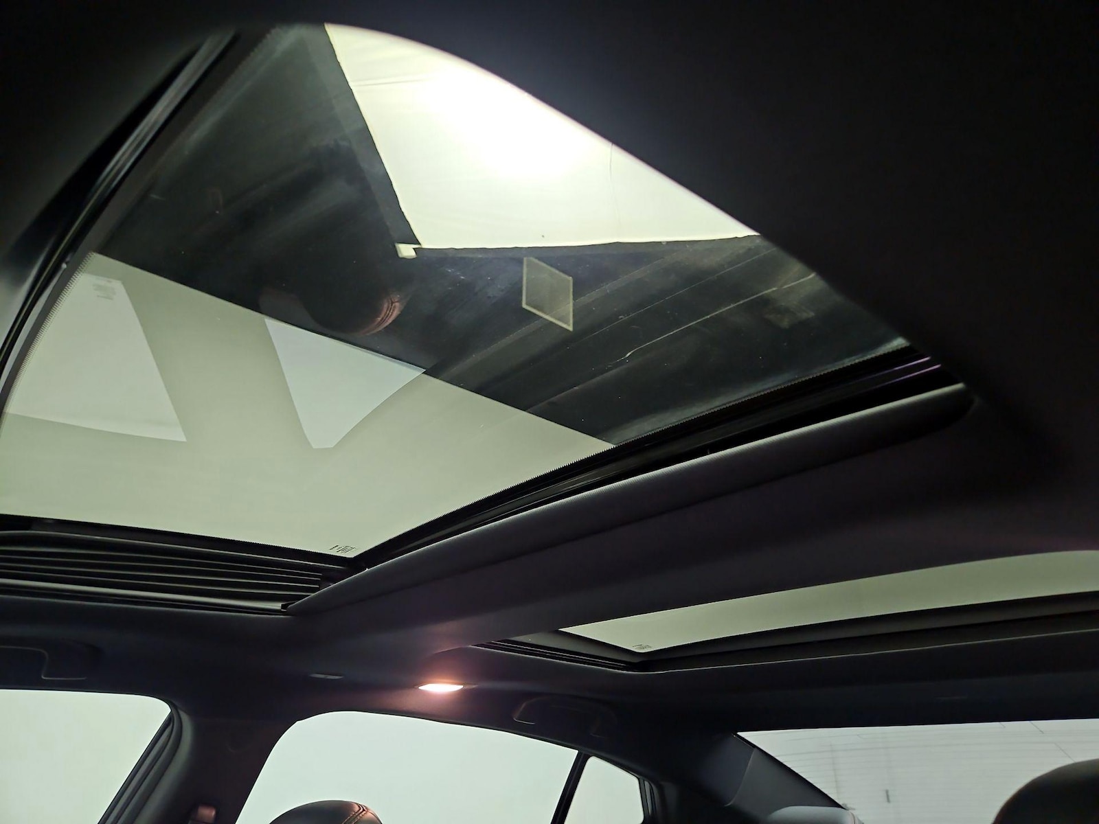 2021 Nissan Maxima SR - Photo 21