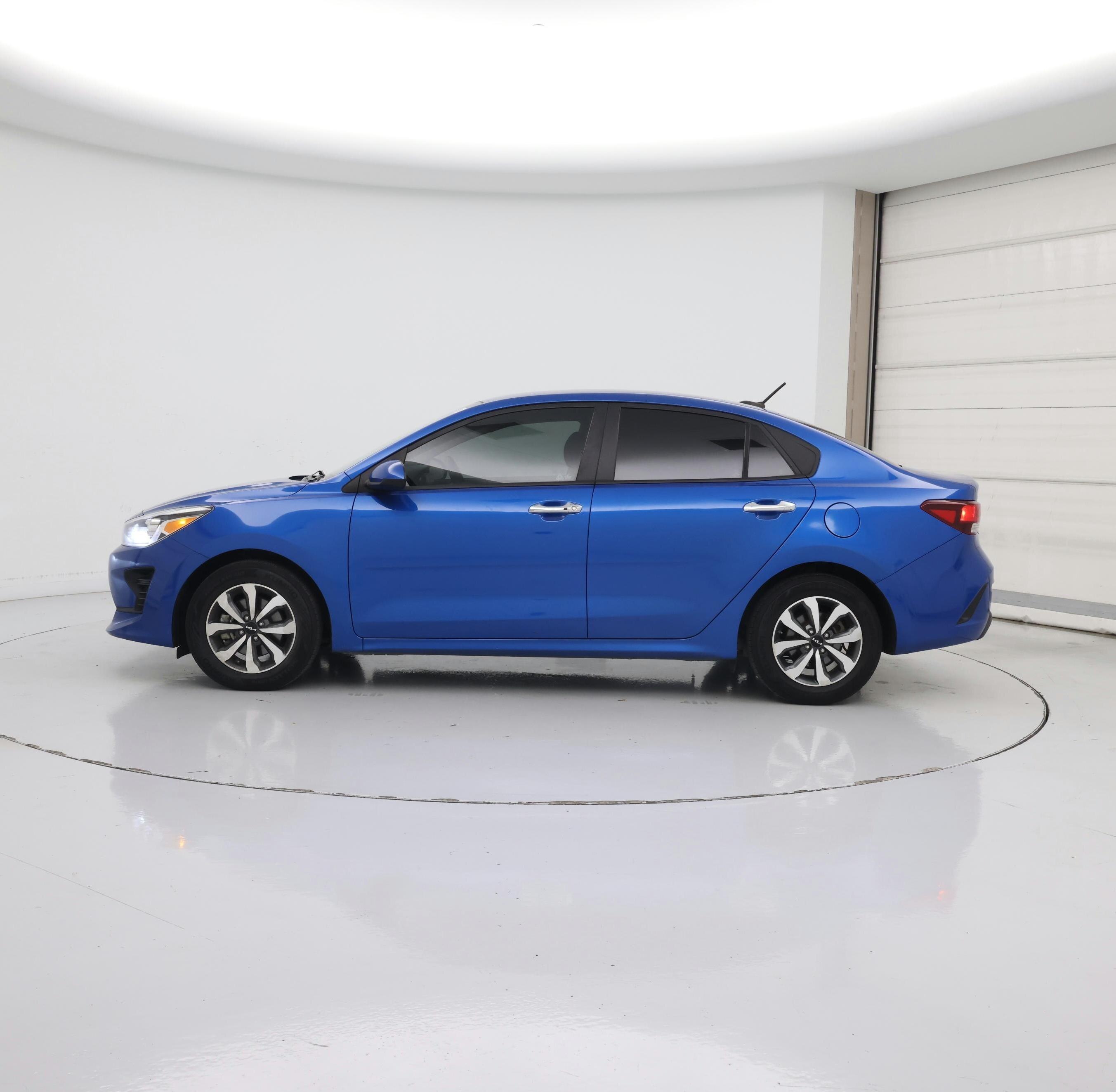 Thumbnail: 2023 Kia Rio - 3