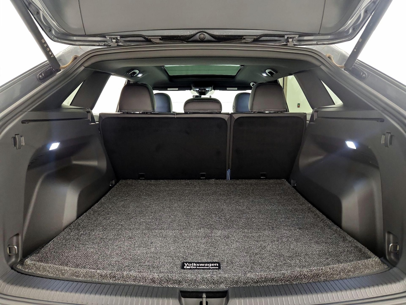 2025 Volkswagen Atlas Cross Sport SE w/Tech - Photo 22
