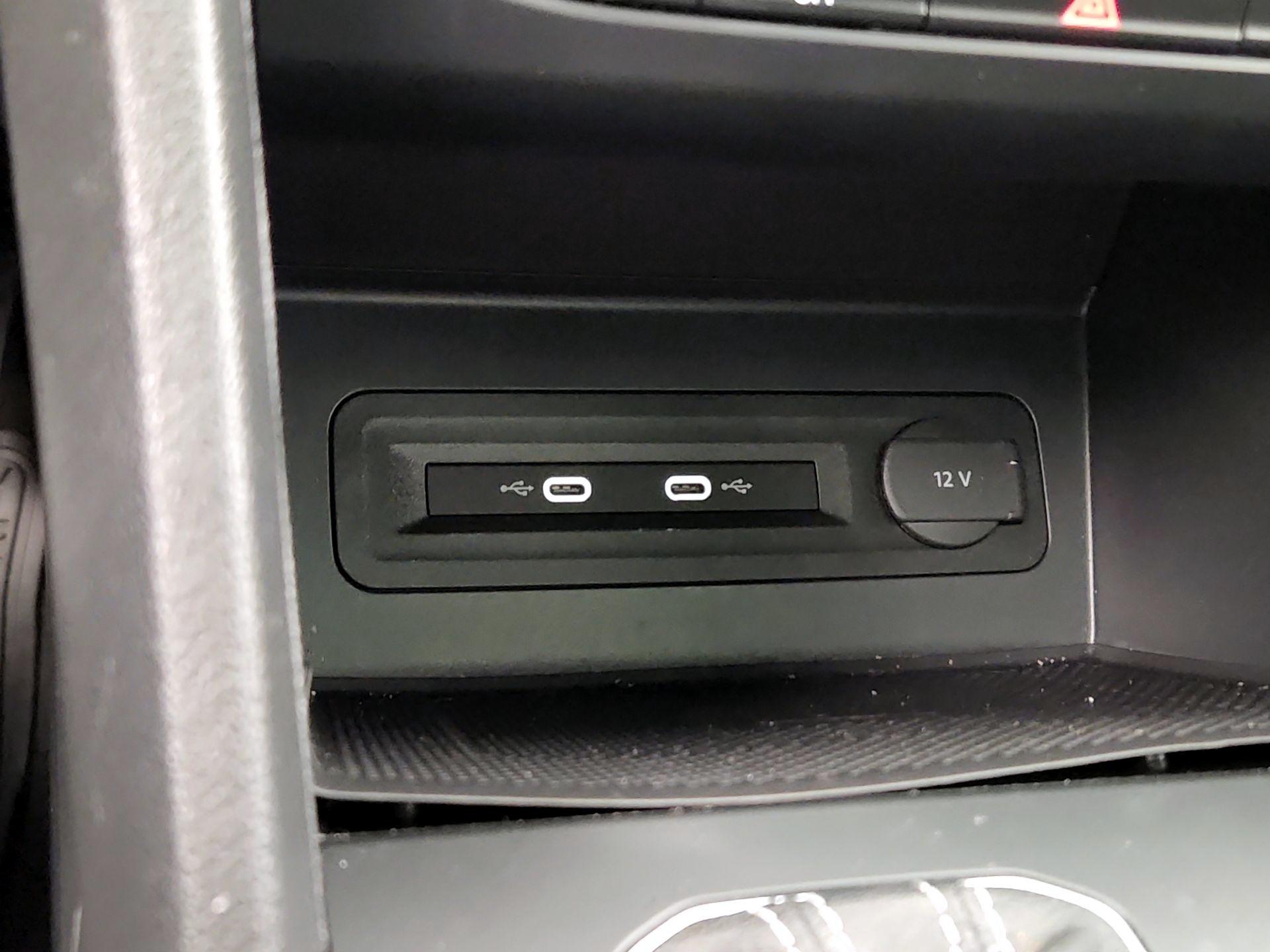 Thumbnail: 2021 Volkswagen Atlas - 18
