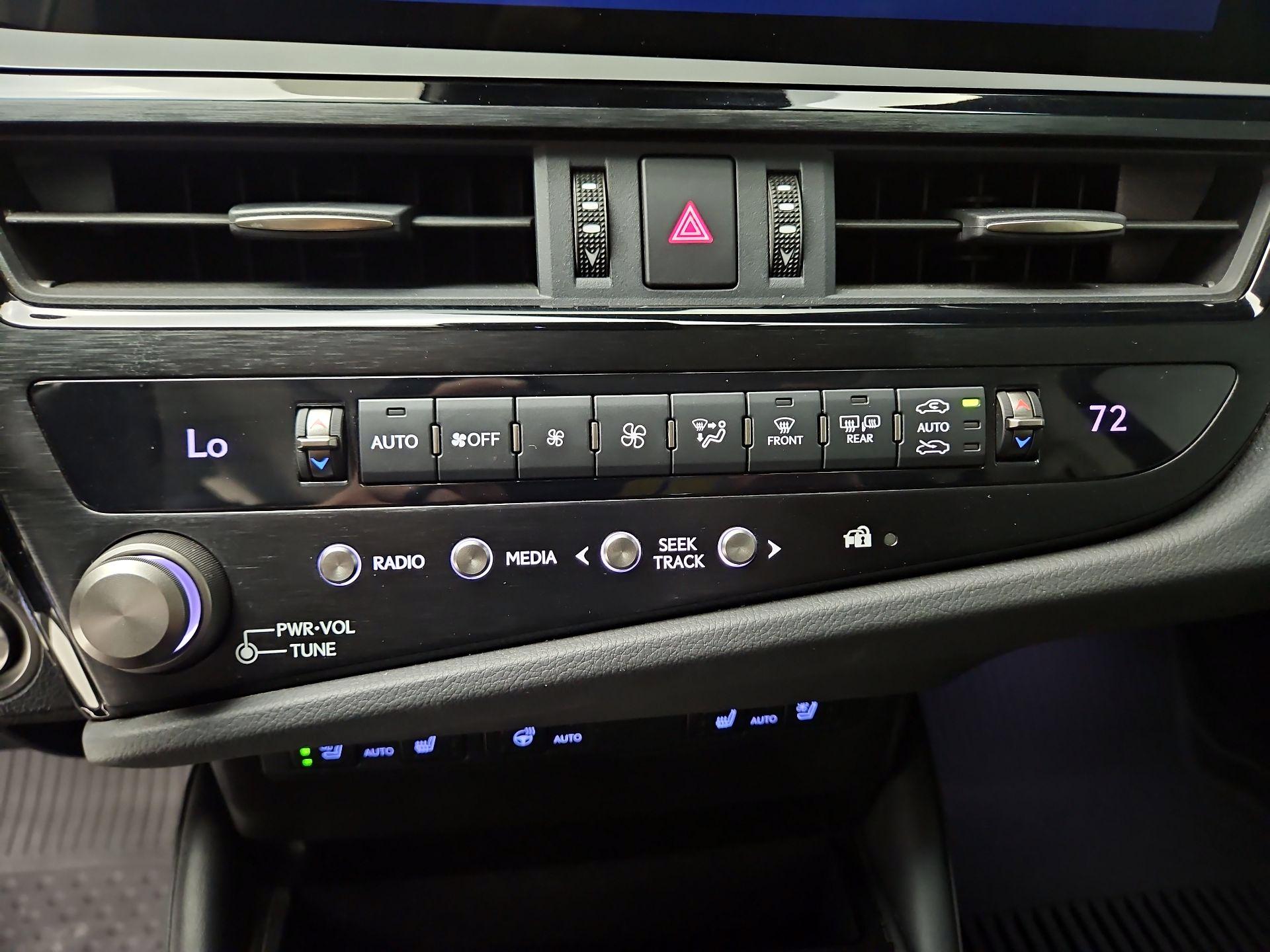 Thumbnail: 2023 Lexus ES - 15
