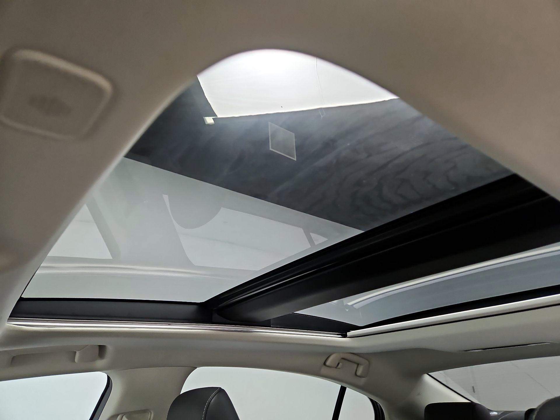 Thumbnail: 2023 Lexus ES - 18