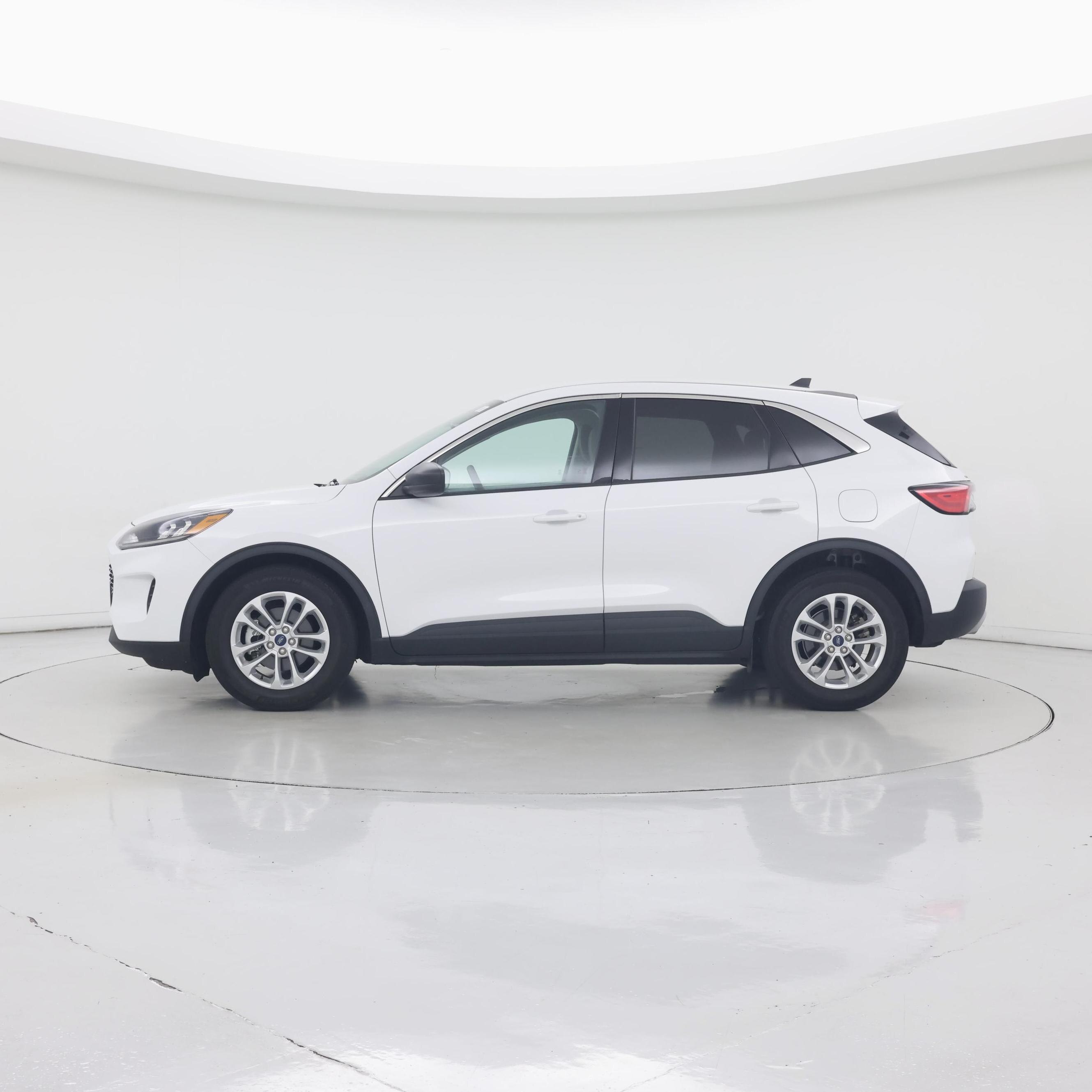 Thumbnail: 2022 Ford Escape - 3