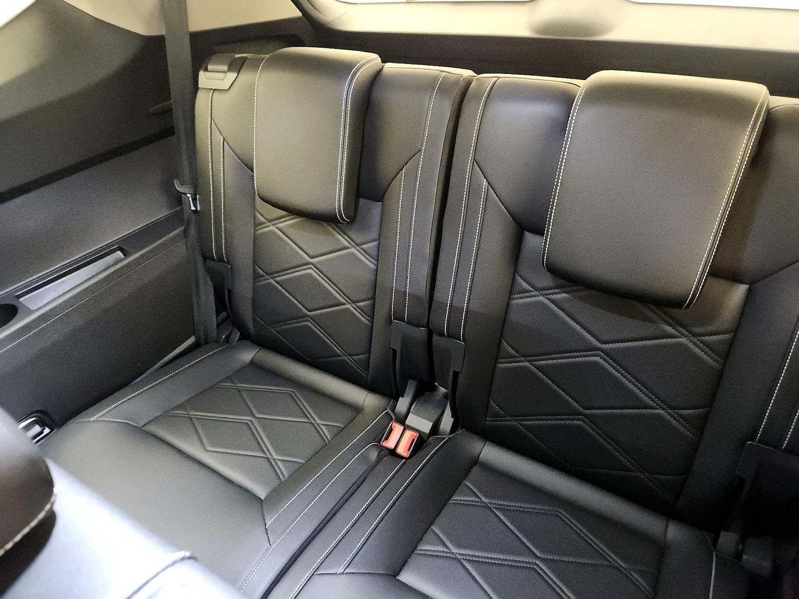 2025 Volkswagen Atlas SE w/Tech - Photo 20