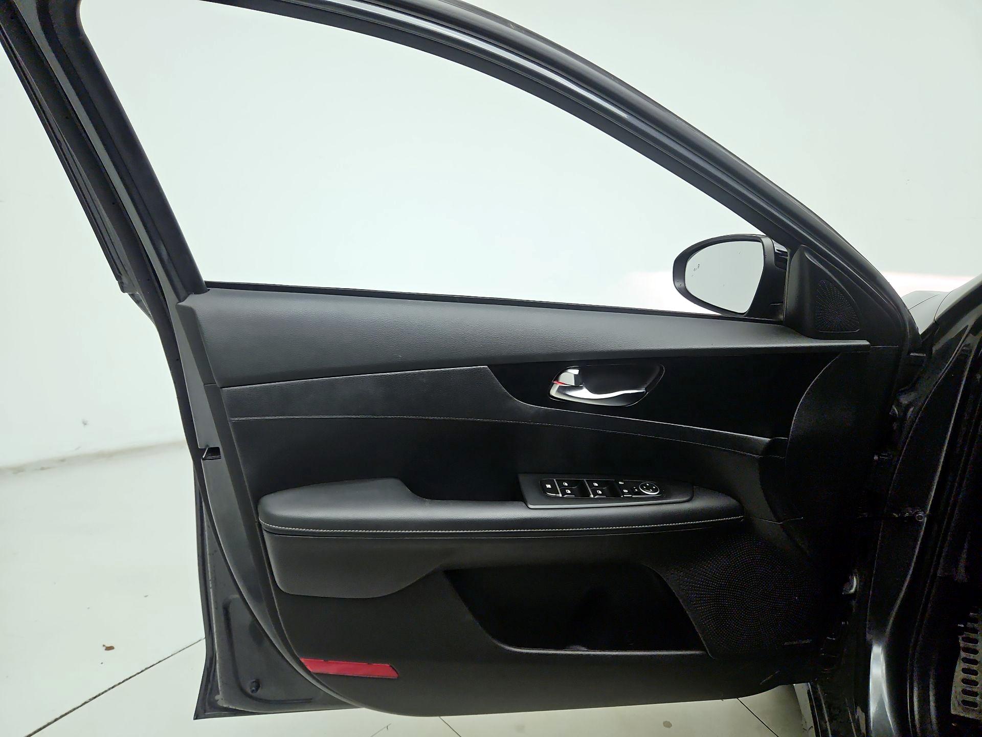 Thumbnail: 2024 Kia Forte - 12