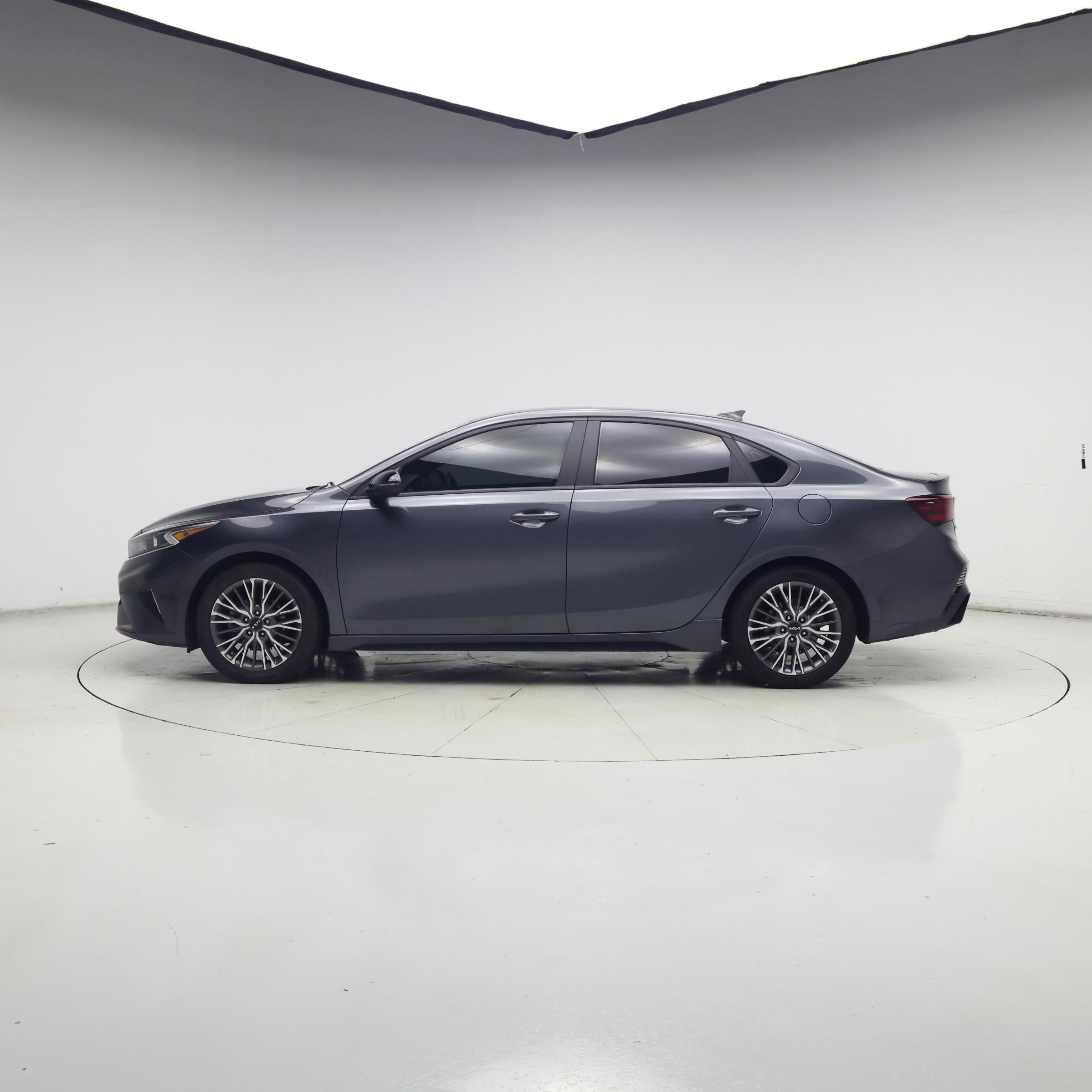Thumbnail: 2024 Kia Forte - 3