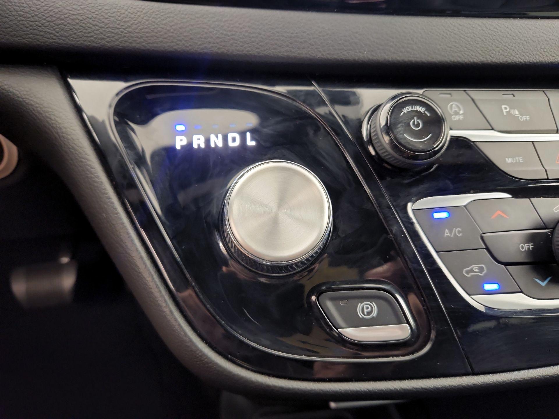 Thumbnail: 2025 Chrysler Pacifica - 17