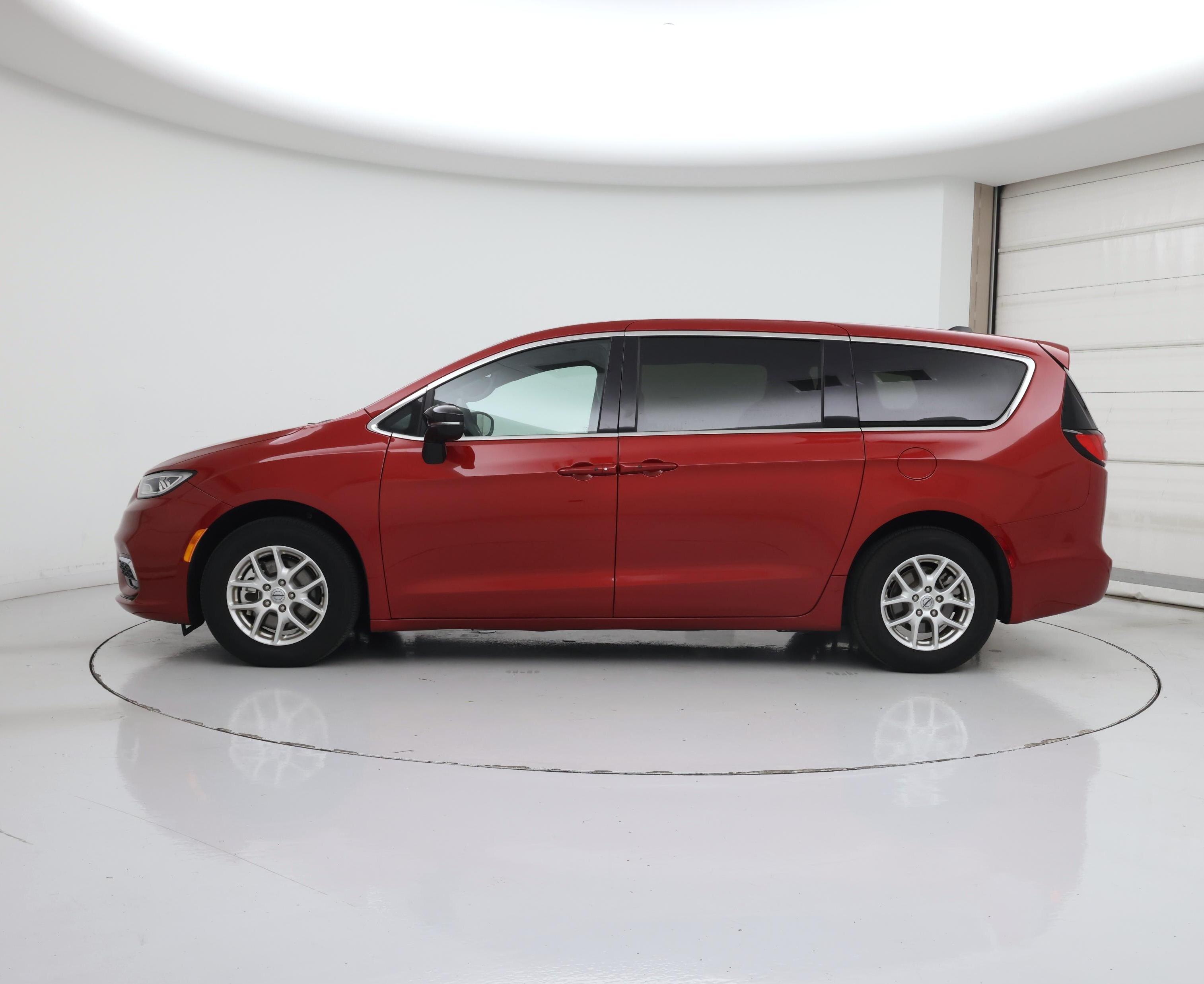 Thumbnail: 2025 Chrysler Pacifica - 3