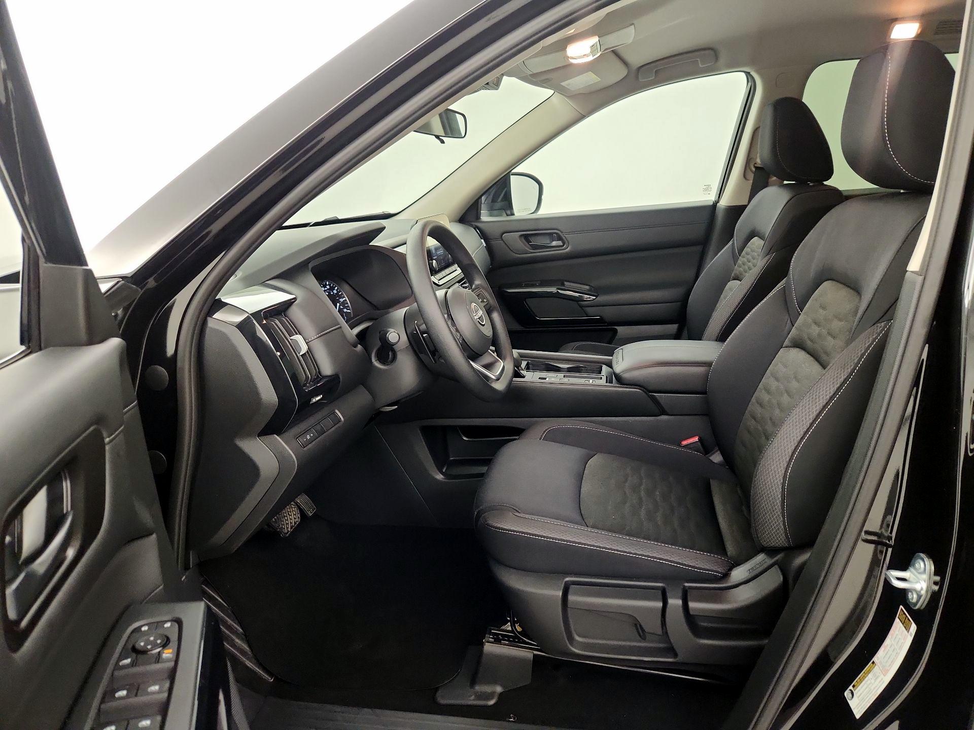Thumbnail: 2025 Nissan Pathfinder - 11