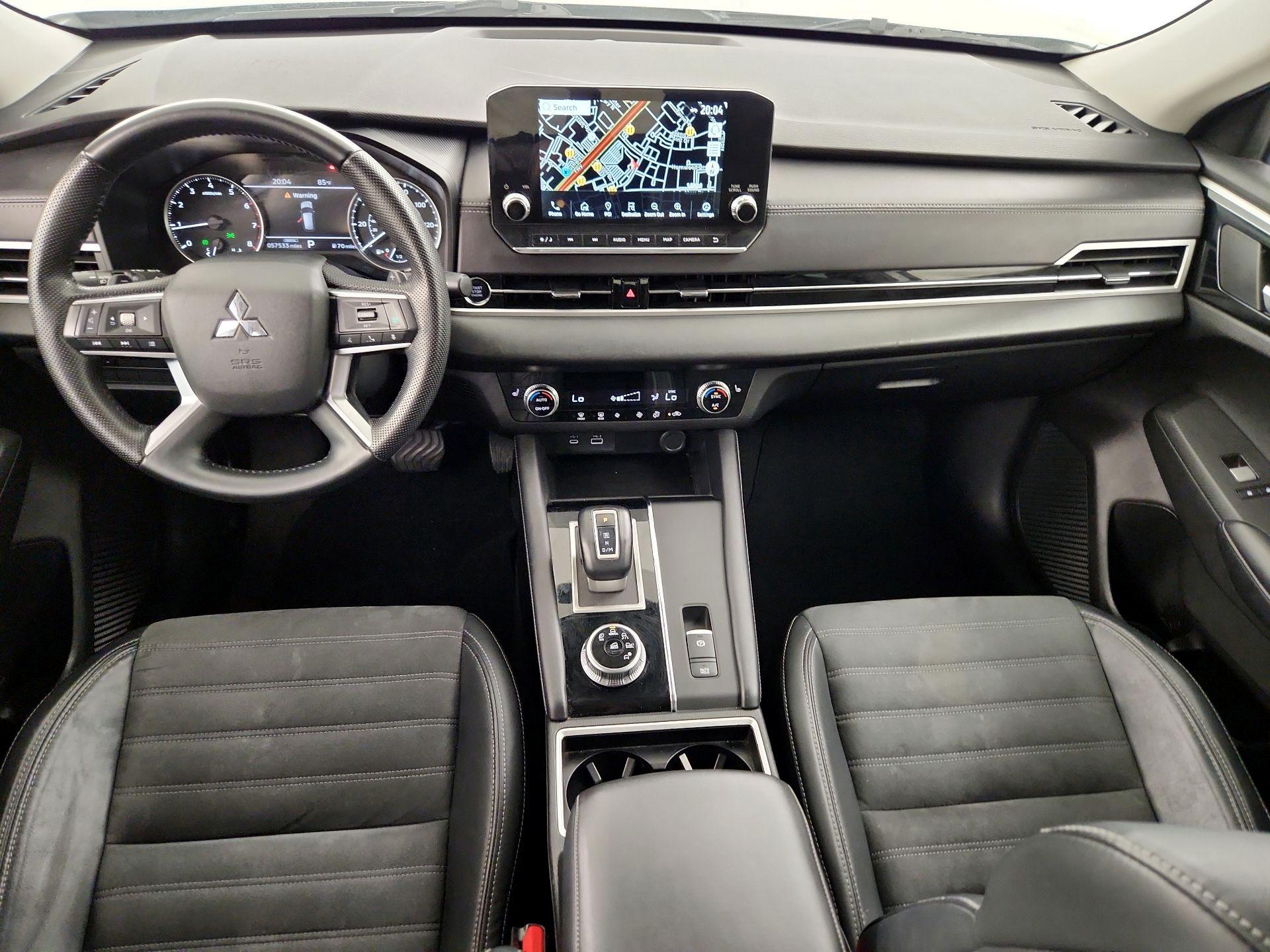 Thumbnail: 2023 Mitsubishi Outlander - 9