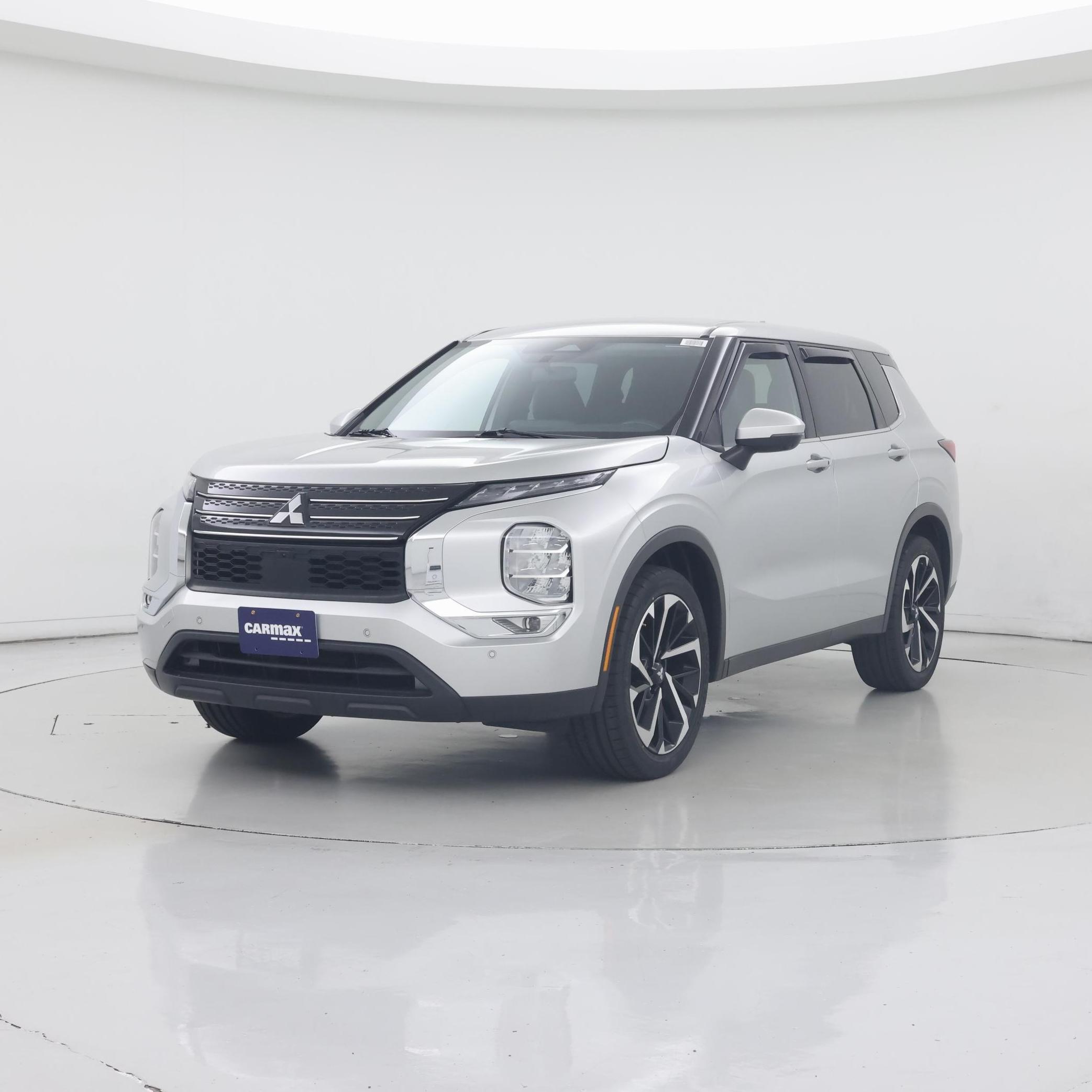Thumbnail: 2023 Mitsubishi Outlander - 4